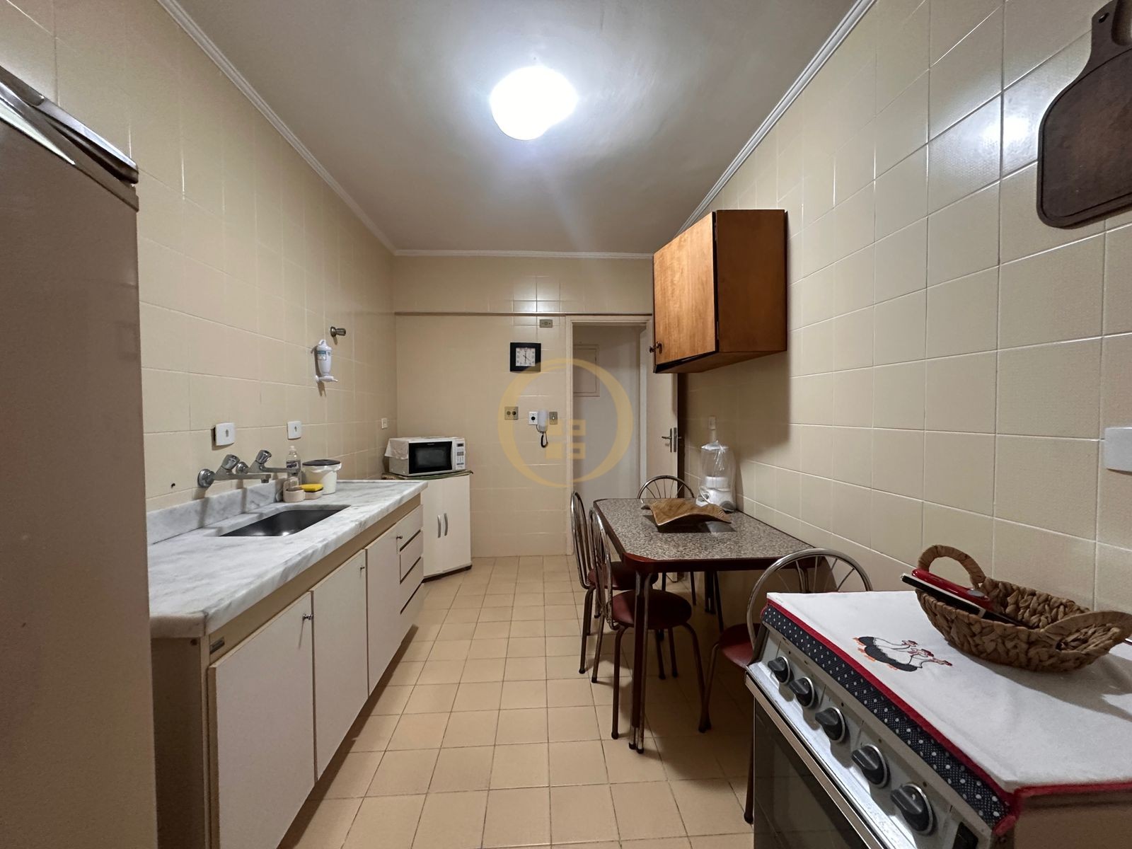 Apartamento na Praia do Tombo, Guarujá - SP