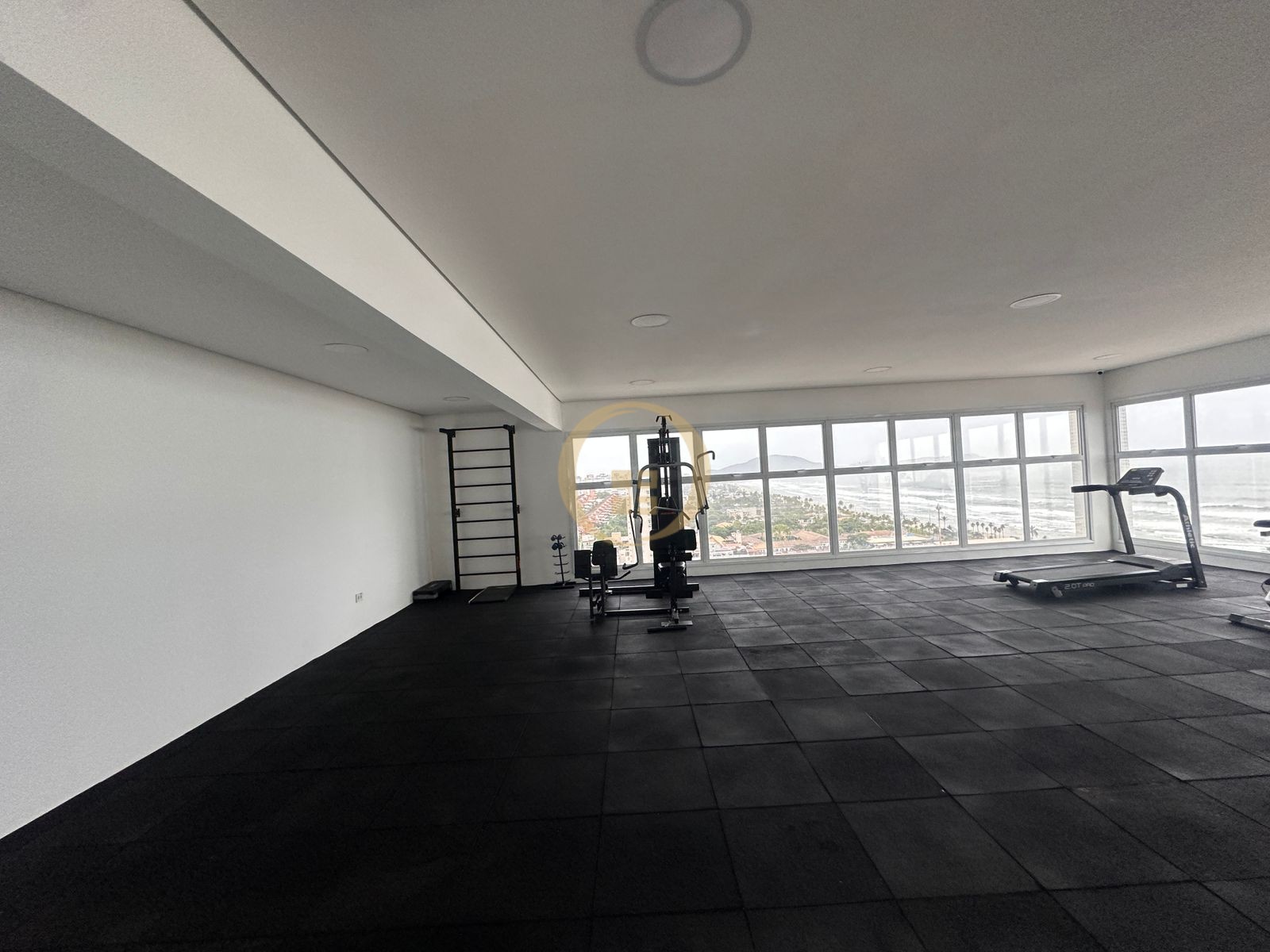 Apartamento na Praia da Enseada, Guarujá - SP
