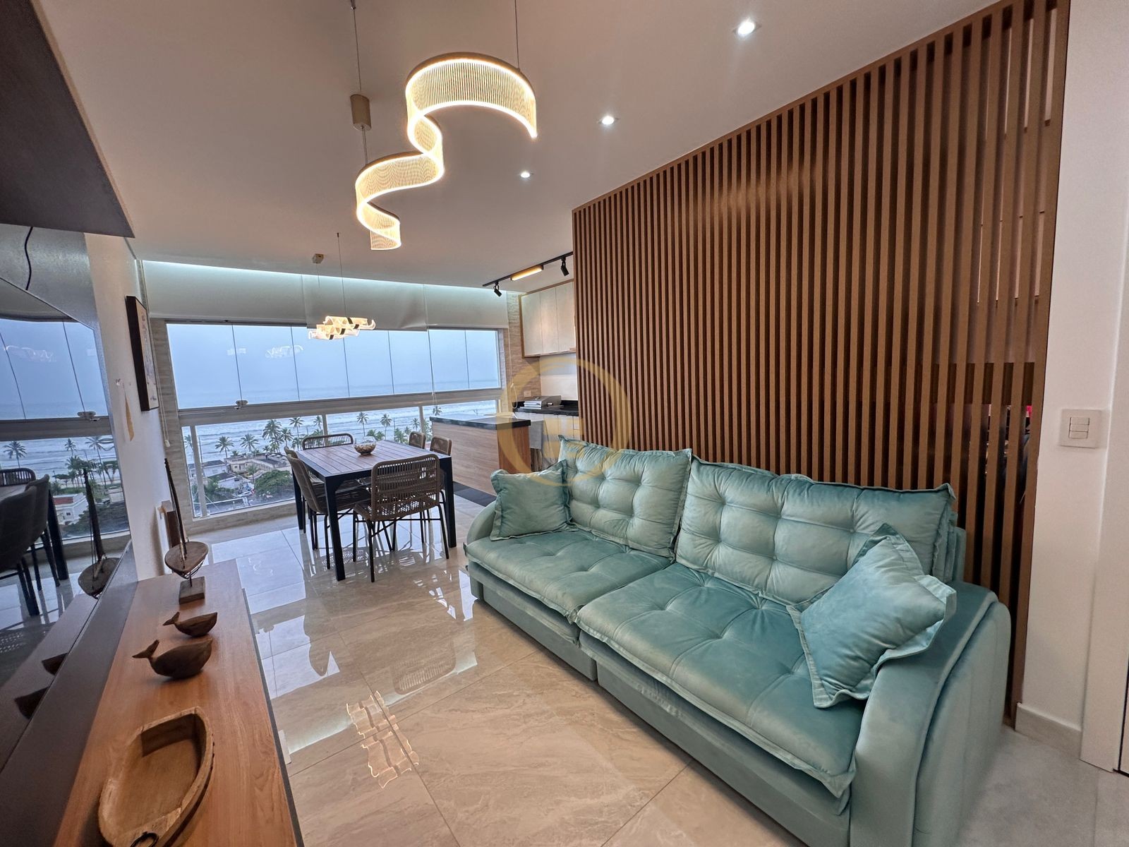 Apartamento na Praia da Enseada, Guarujá - SP
