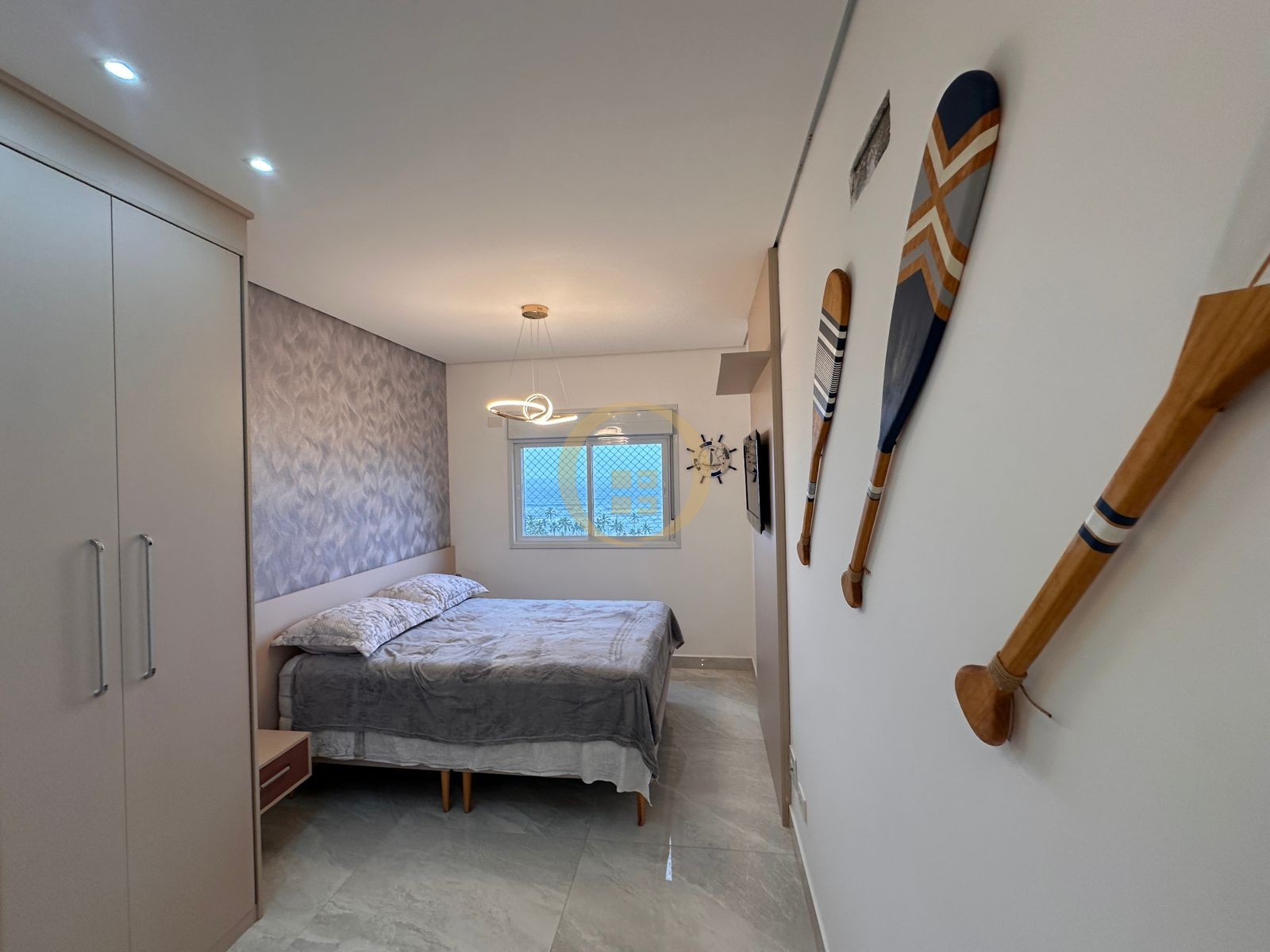 Apartamento na Praia da Enseada, Guarujá - SP