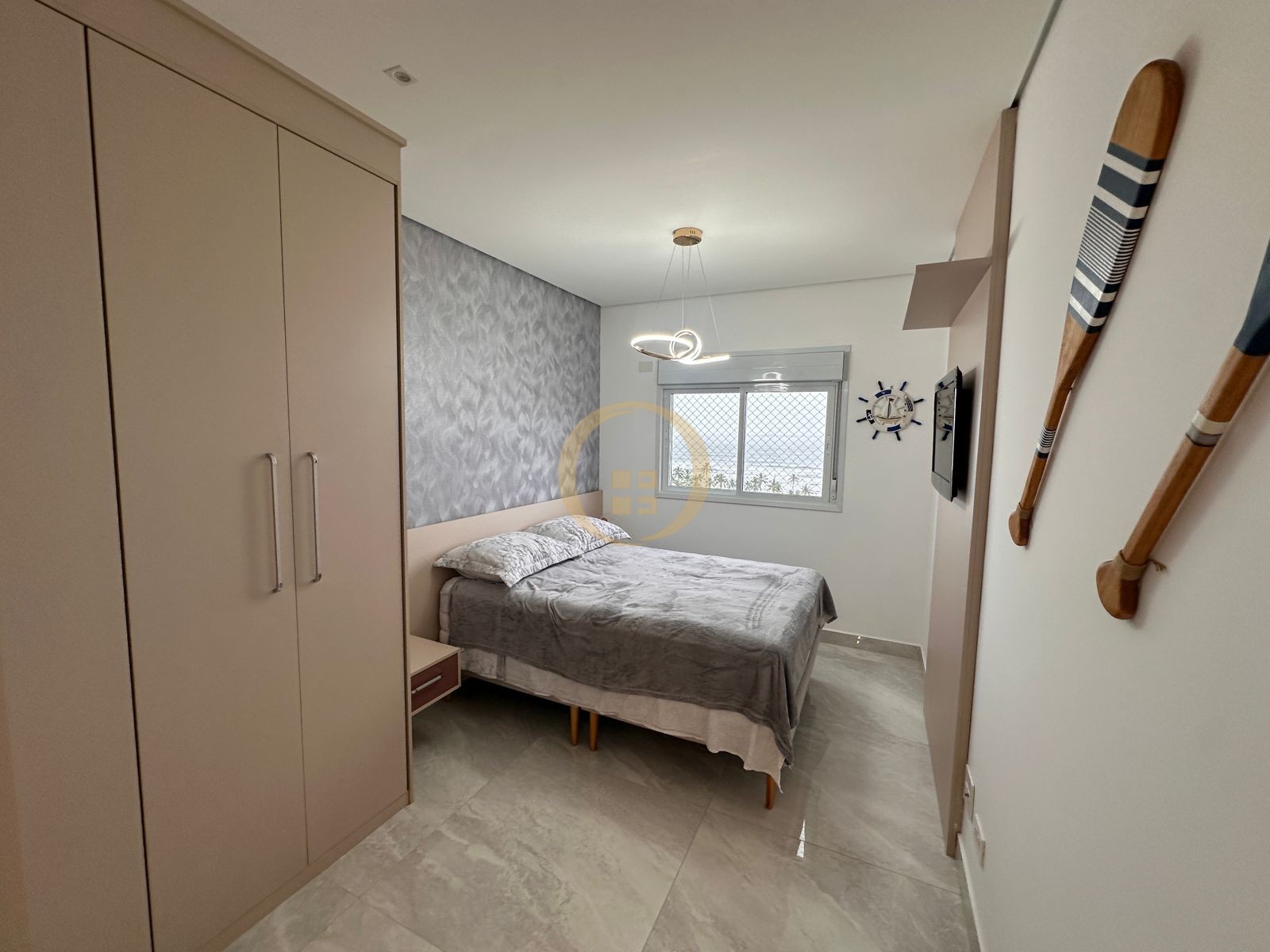Apartamento na Praia da Enseada, Guarujá - SP