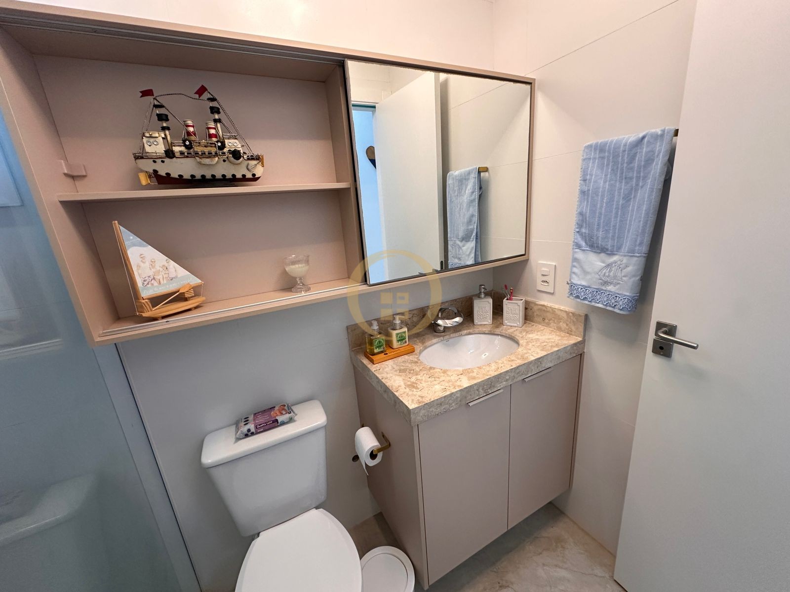Apartamento na Praia da Enseada, Guarujá - SP