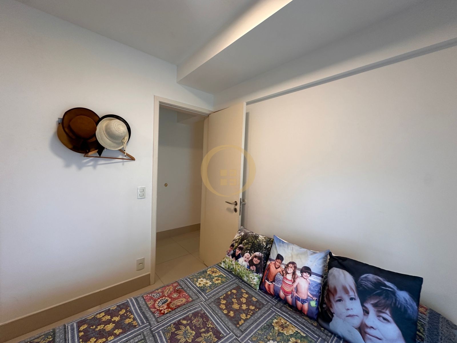 Apartamento na Praia da Enseada, Guarujá - SP