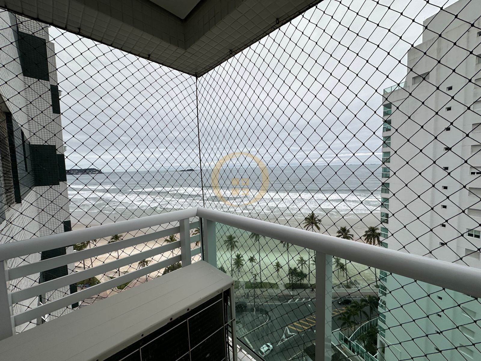 Apartamento na Praia da Enseada, Guarujá - SP