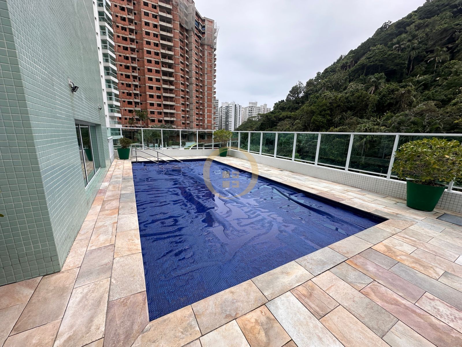 Apartamento na Praia da Enseada, Guarujá - SP