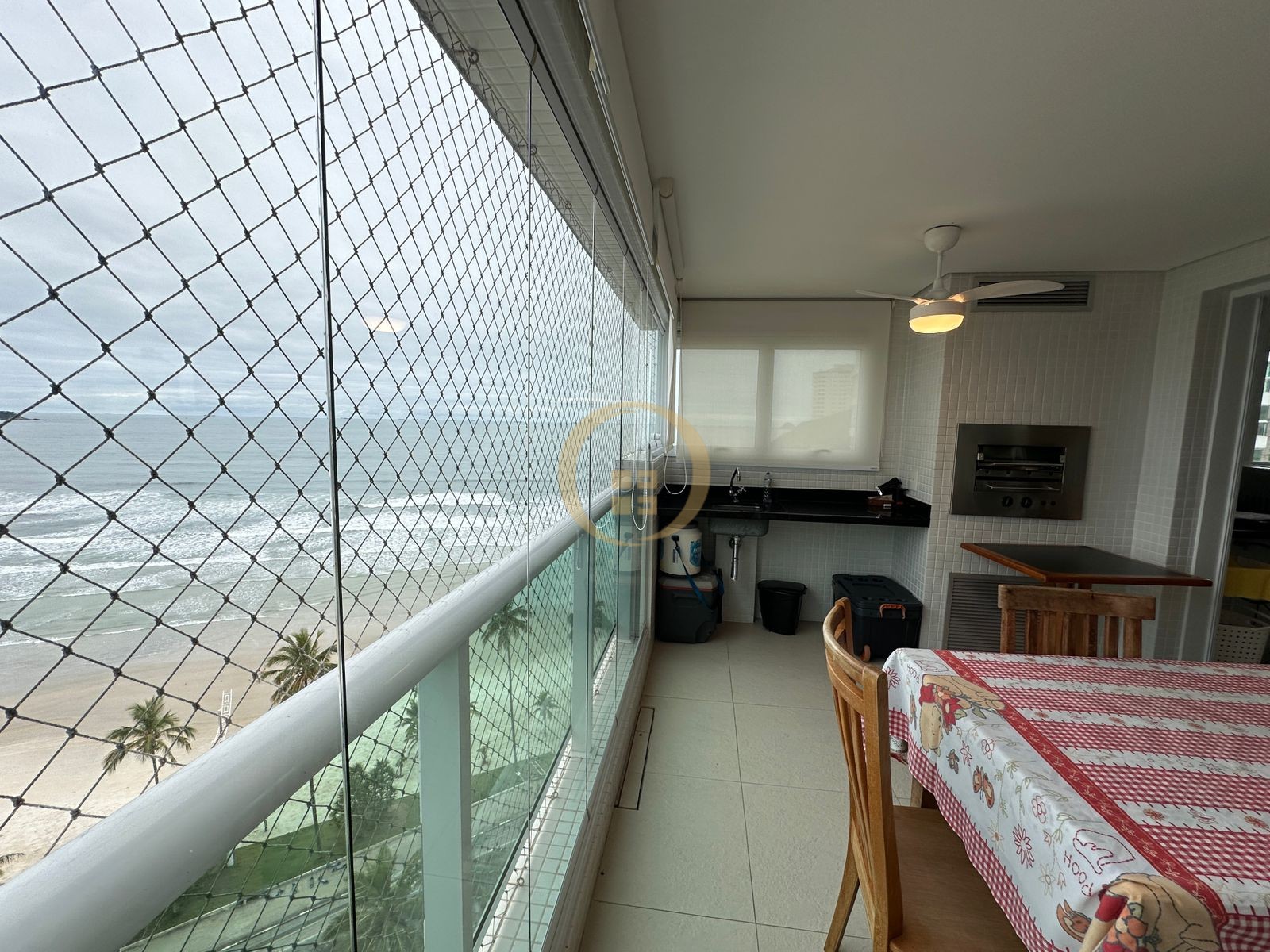 Apartamento na Praia da Enseada, Guarujá - SP