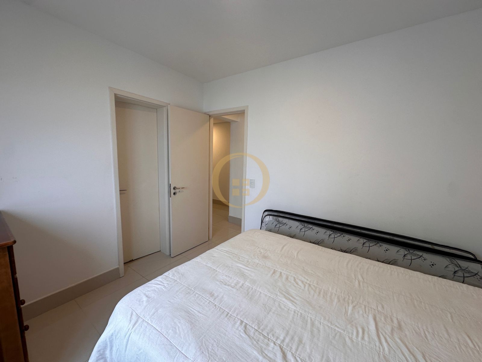 Apartamento na Praia da Enseada, Guarujá - SP