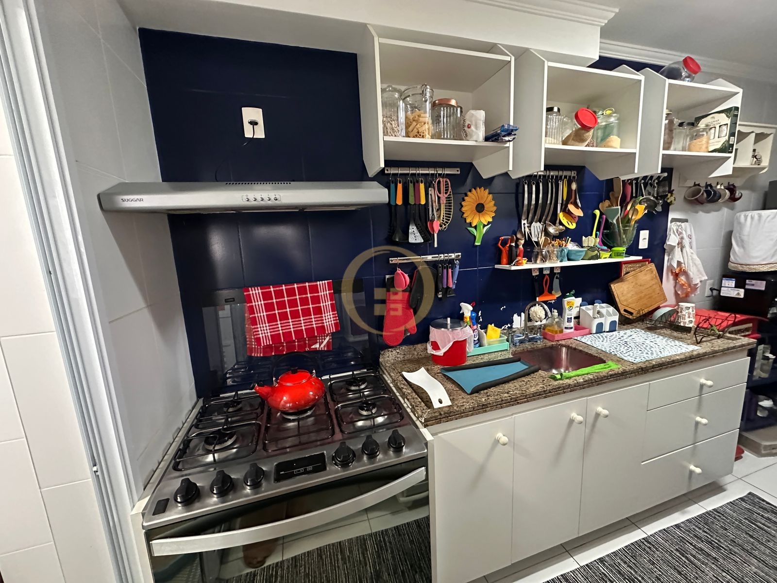 Apartamento na Praia das Pitangueiras, Guarujá - SP