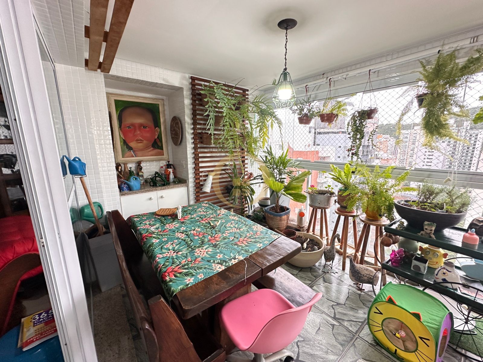 Apartamento na Praia das Pitangueiras, Guarujá - SP