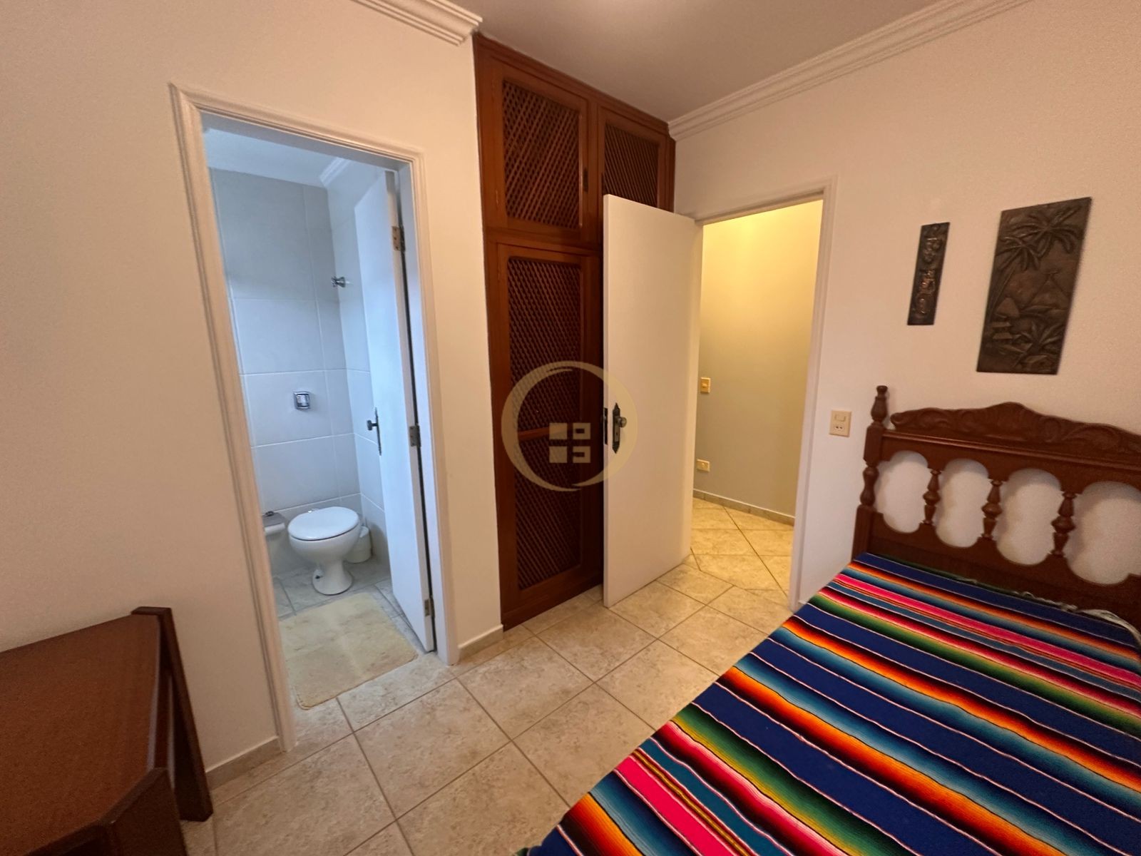Apartamento na Praia das Pitangueiras, Guarujá - SP