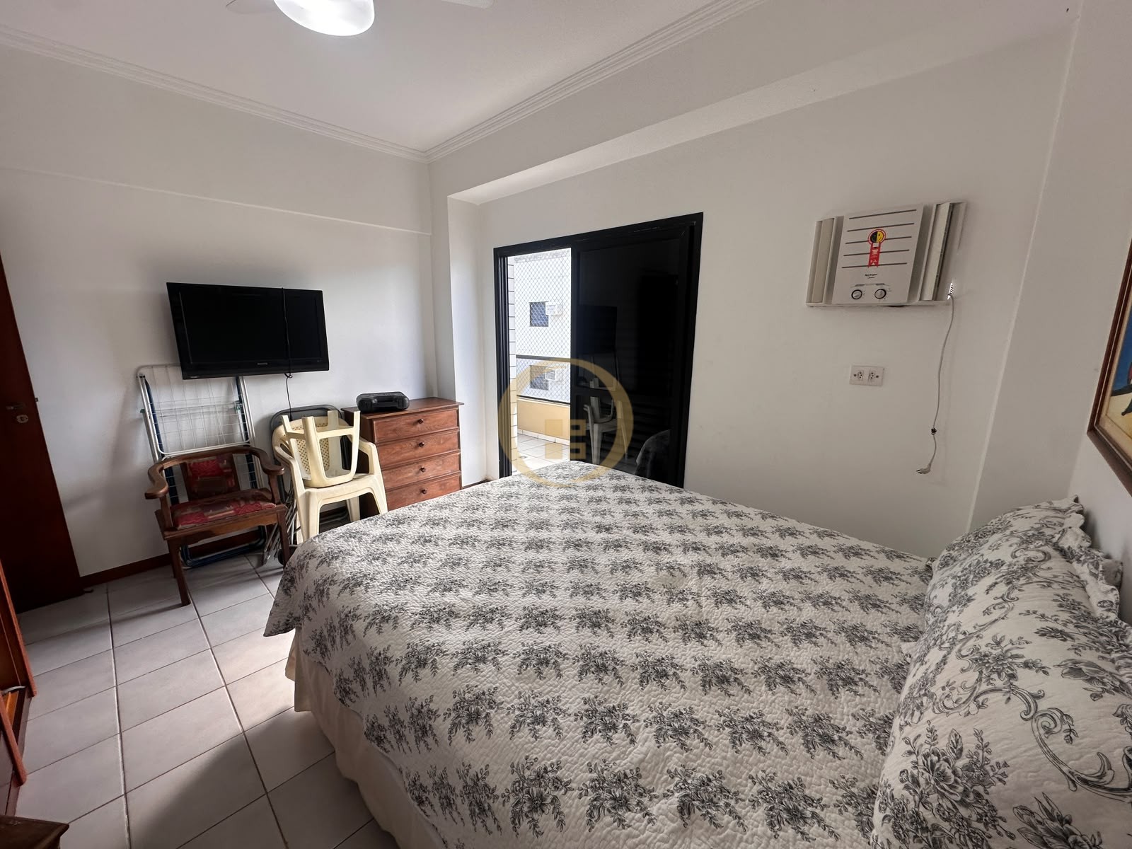 Apartamento na Praia da Enseada, Guarujá - SP