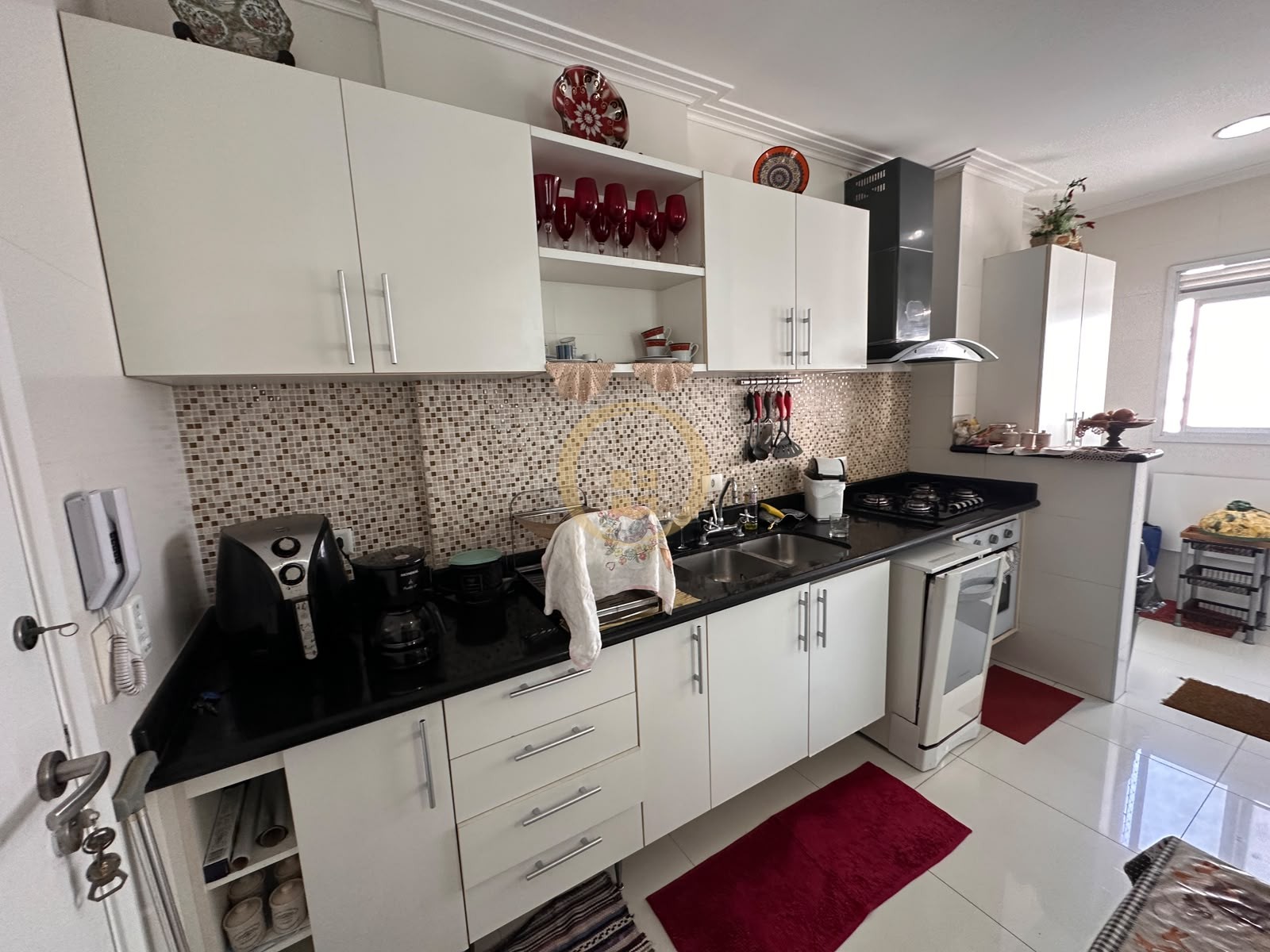 Apartamento na Praia das Pitangueiras, Guarujá - SP