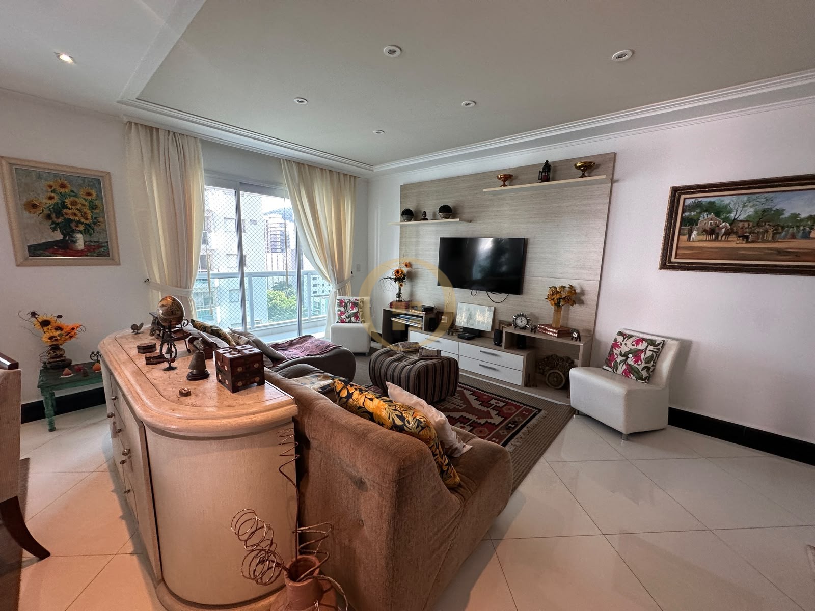 Apartamento na Praia das Pitangueiras, Guarujá - SP