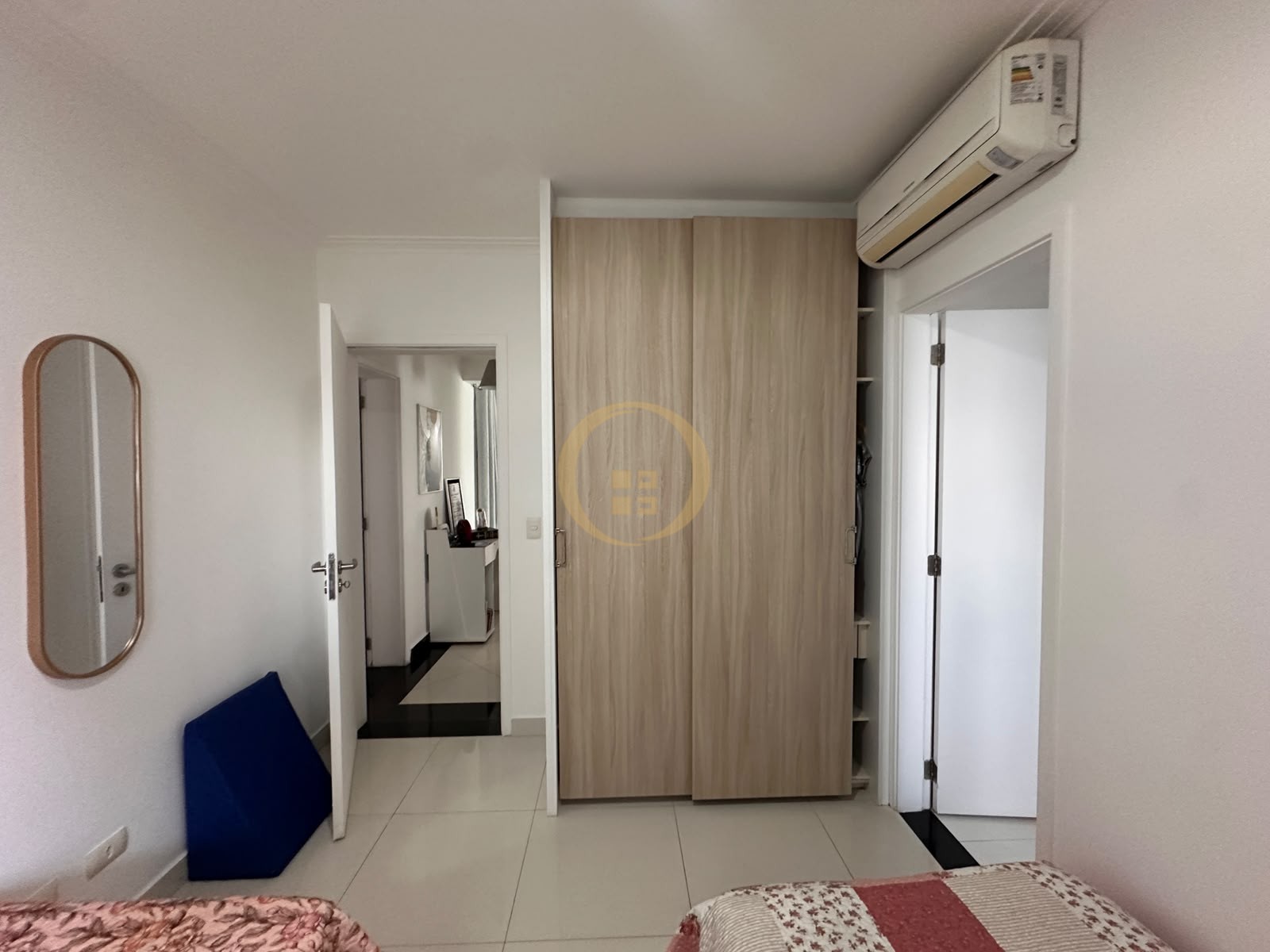 Apartamento na Praia das Pitangueiras, Guarujá - SP