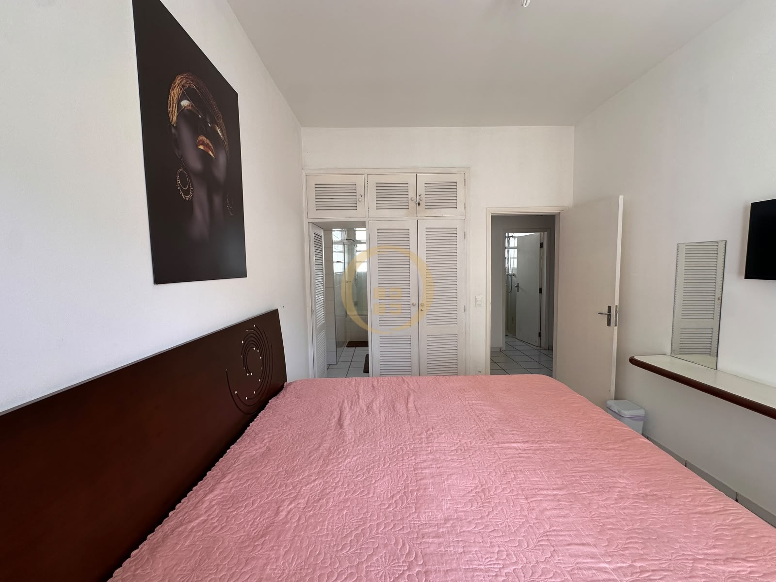 Apartamento na Praia das Pitangueiras, Guarujá - SP