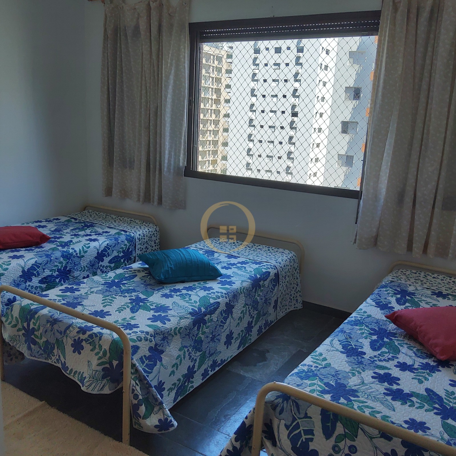 Apartamento na Praia das Pitangueiras, Guarujá - SP