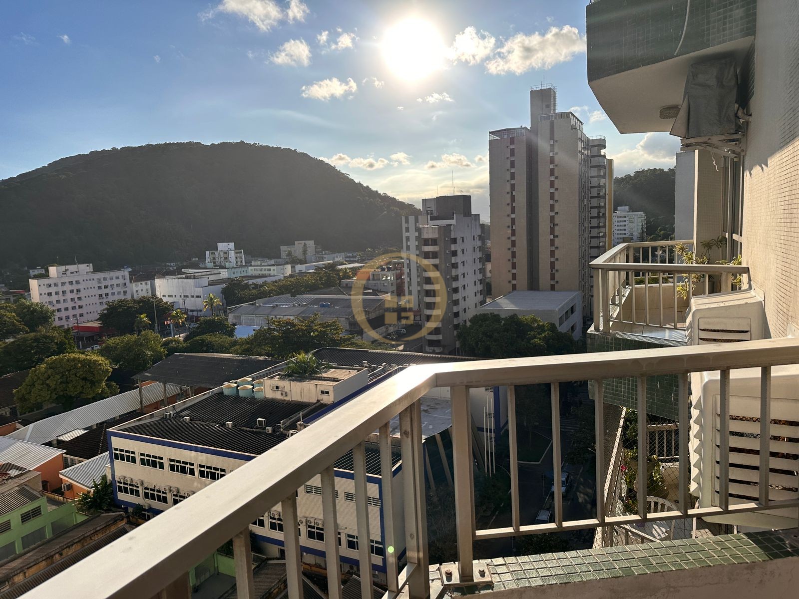 Apartamento na Praia das Pitangueiras, Guarujá - SP