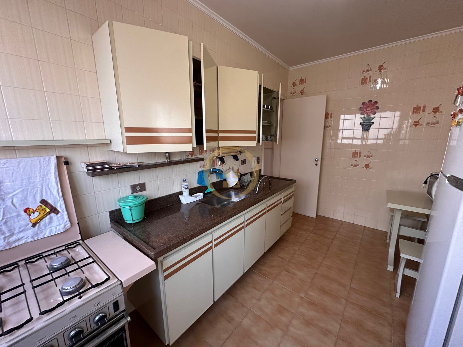 Apartamento na Praia das Pitangueiras, Guarujá - SP