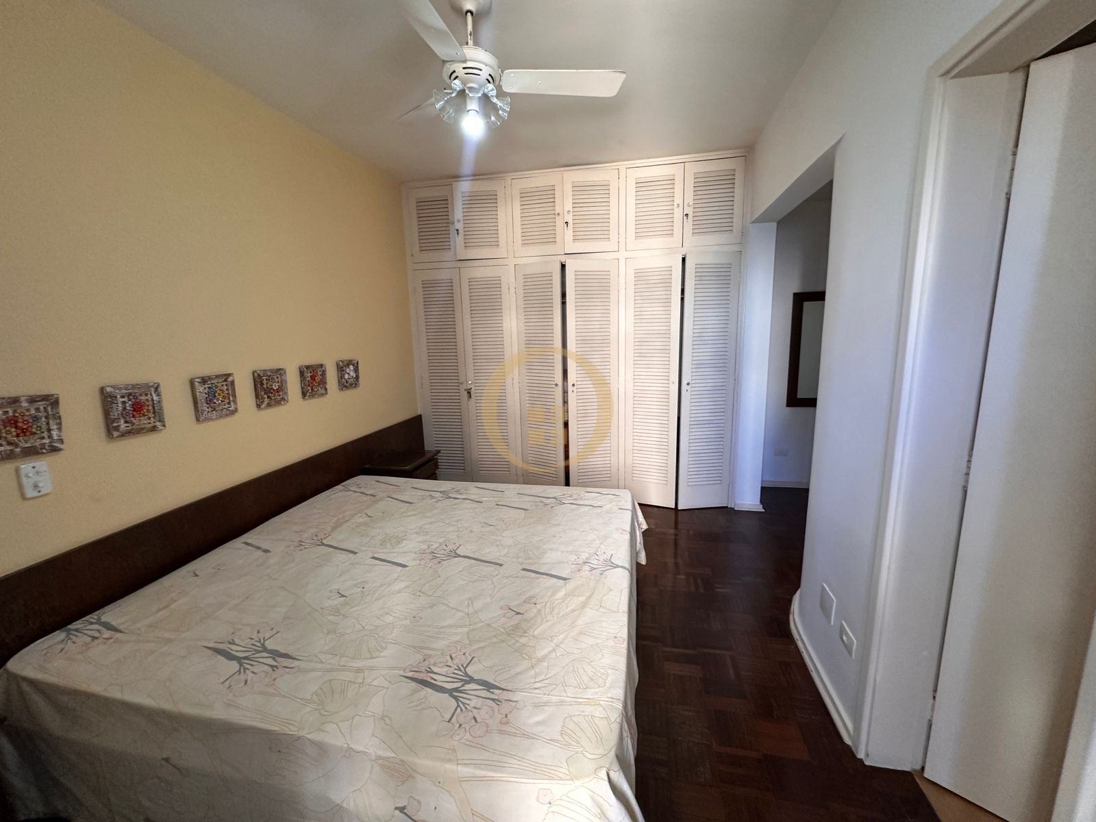 Apartamento na Praia das Pitangueiras, Guarujá - SP
