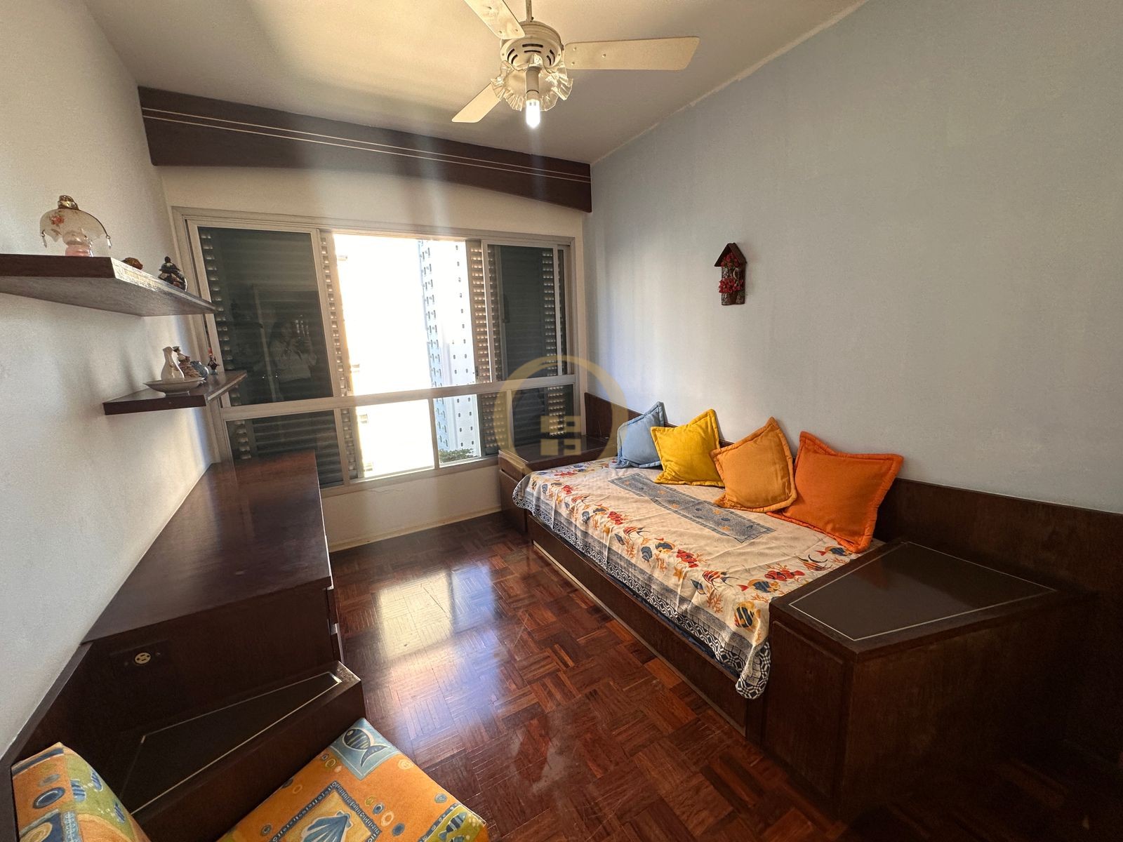 Apartamento na Praia das Pitangueiras, Guarujá - SP