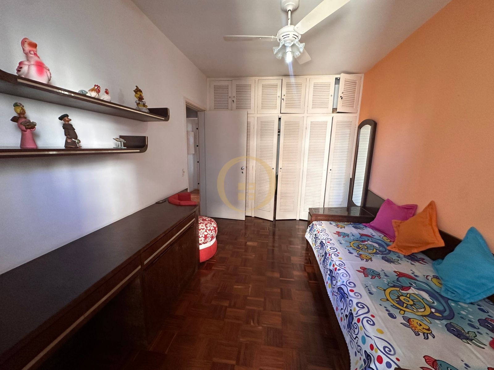 Apartamento na Praia das Pitangueiras, Guarujá - SP