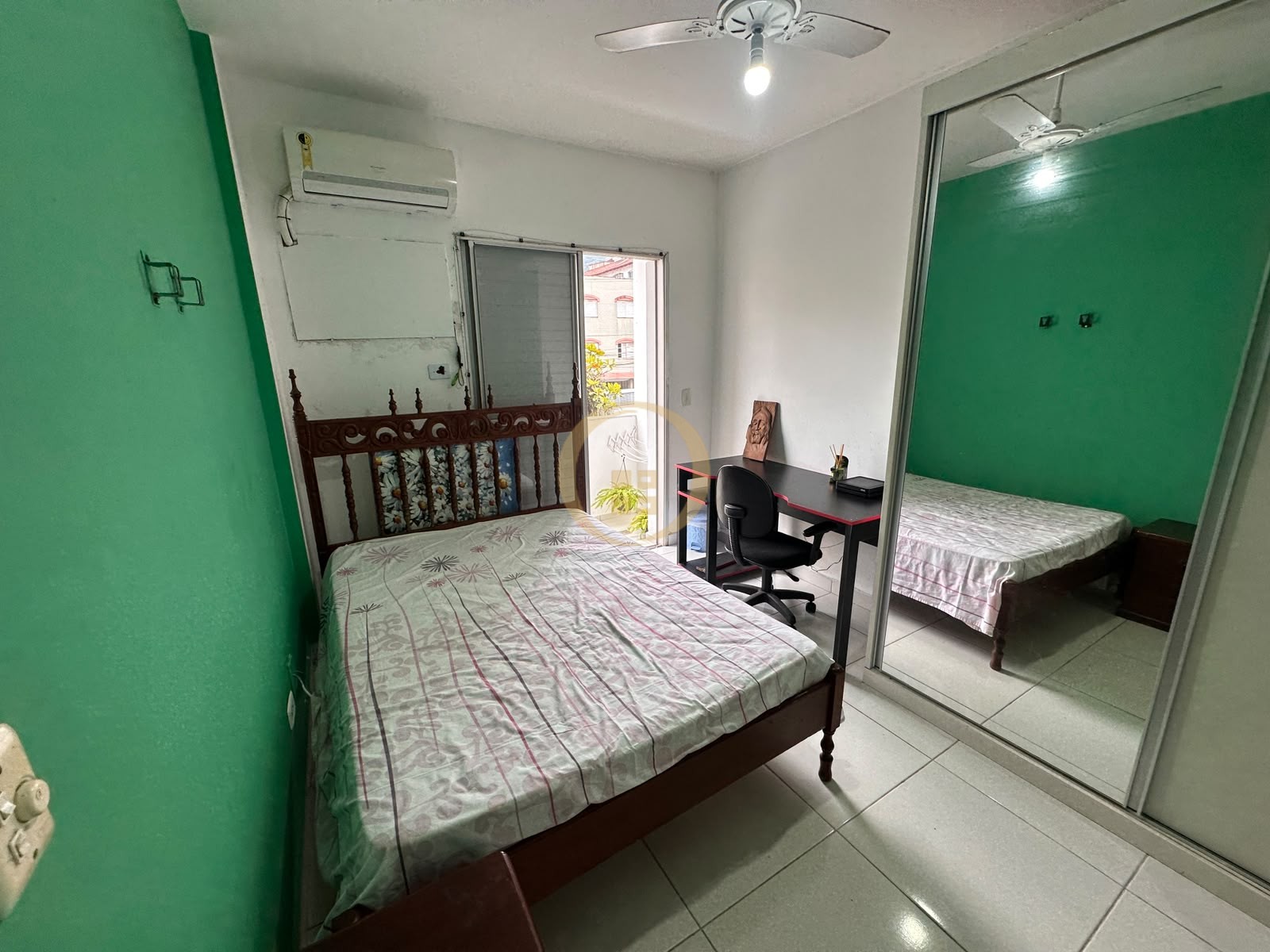 Apartamento na Praia da Enseada, Guarujá - SP