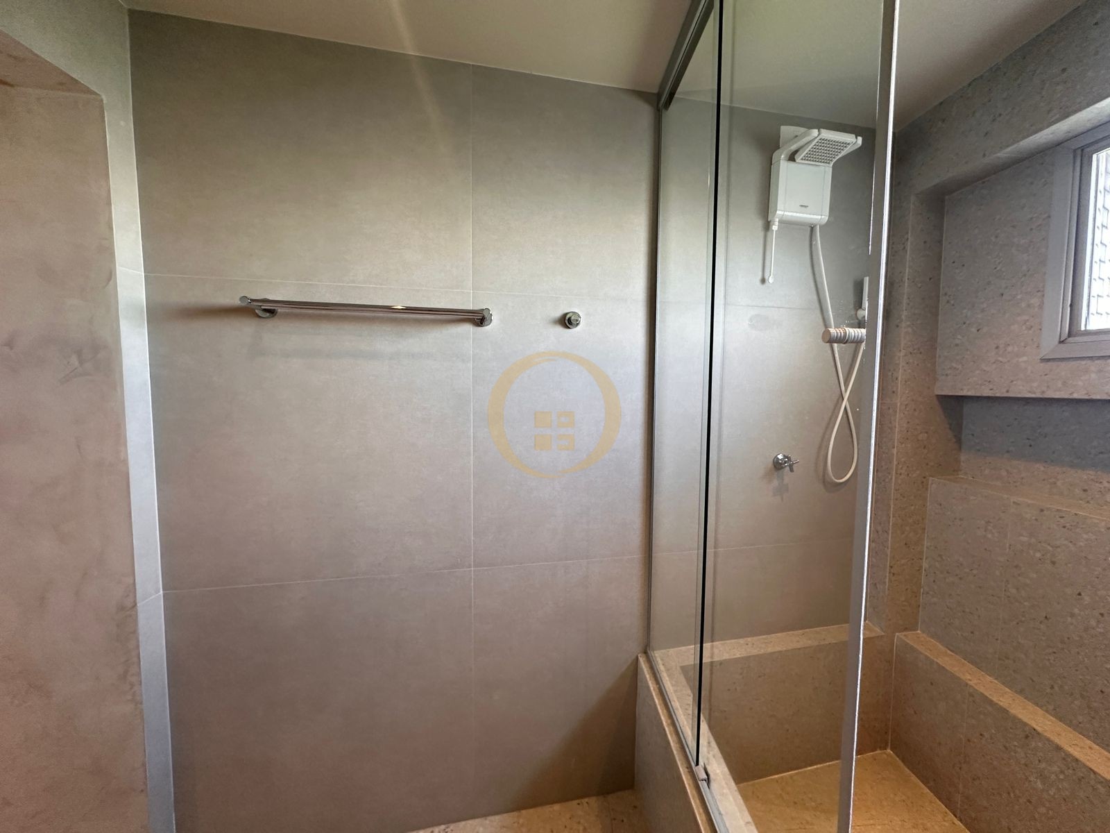 Apartamento Frente ao Mar nas Pitangueiras, Guarujá - SP