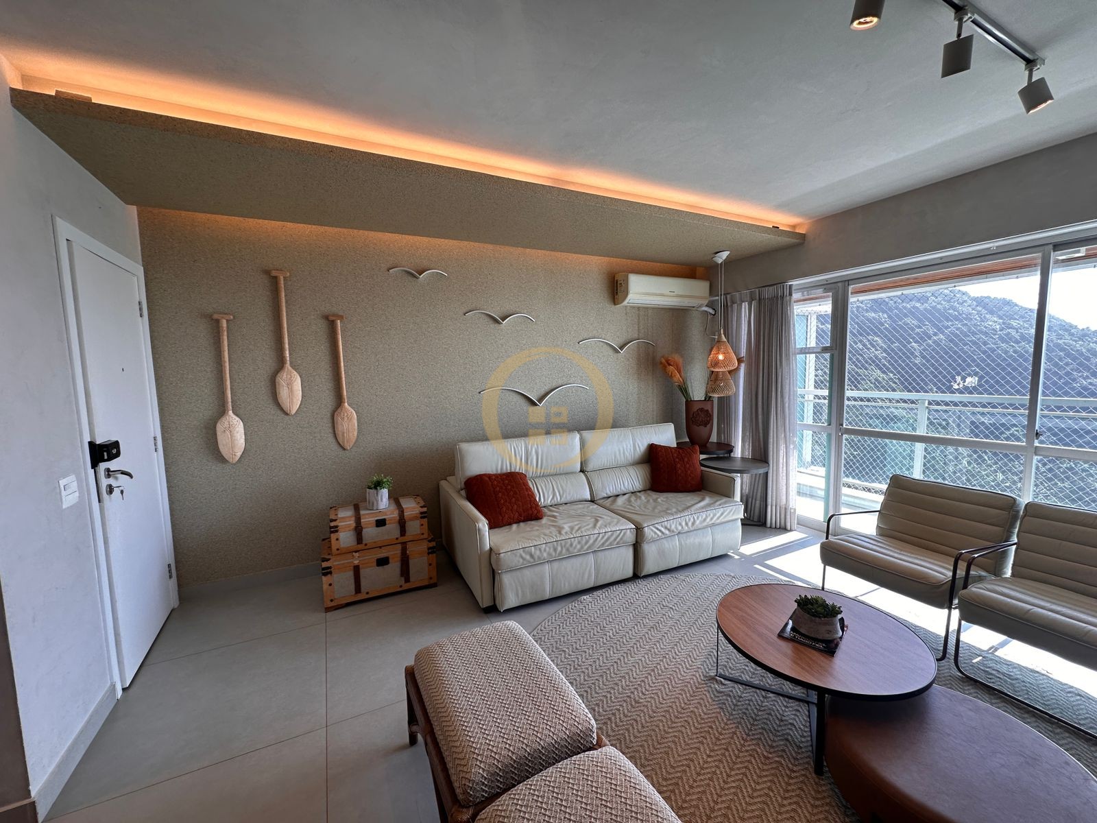 Apartamento Frente ao Mar nas Pitangueiras, Guarujá - SP
