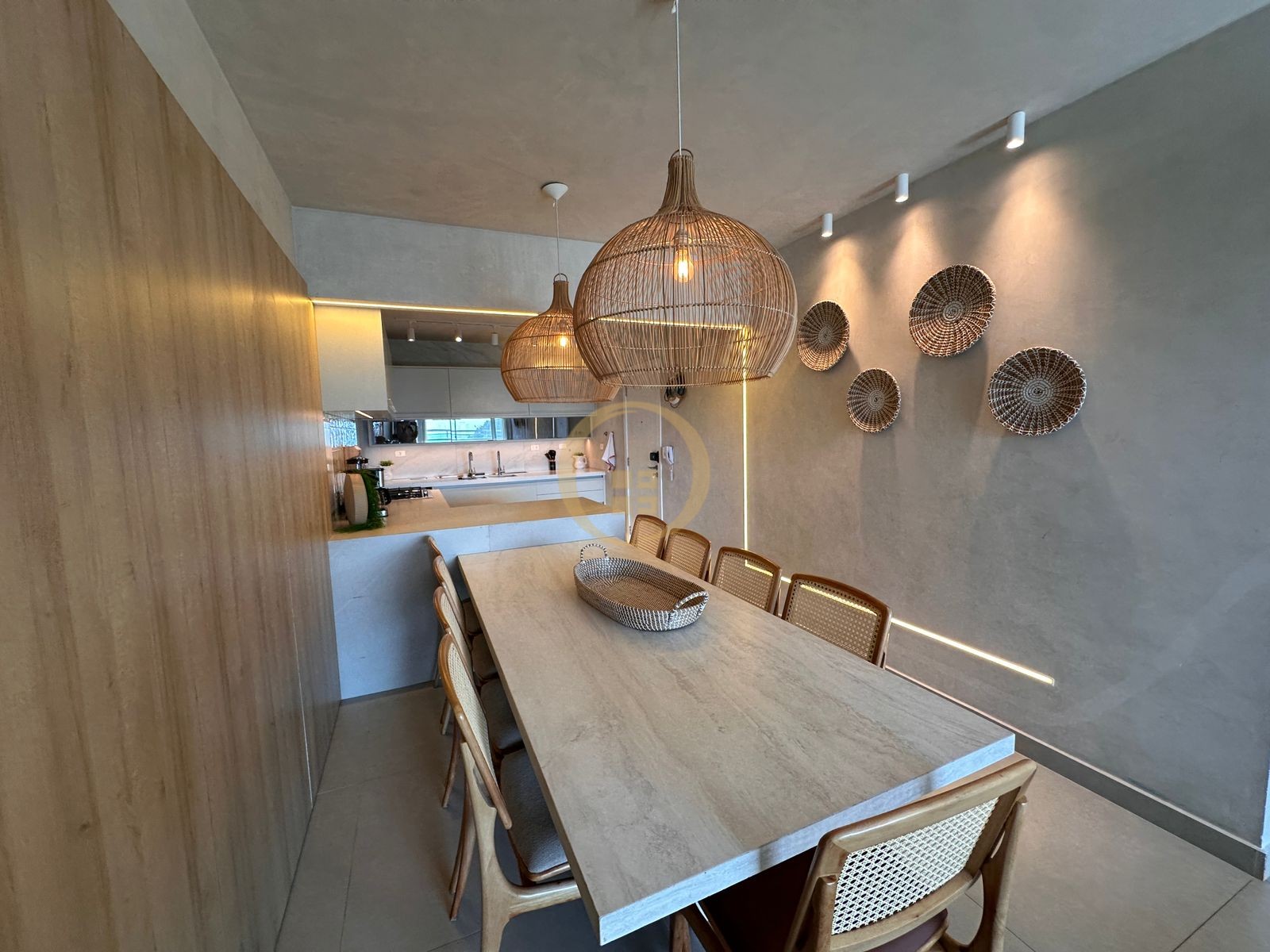 Apartamento Frente ao Mar nas Pitangueiras, Guarujá - SP