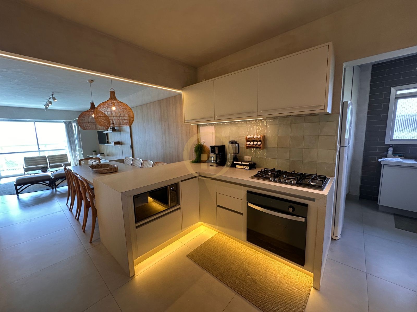 Apartamento Frente ao Mar nas Pitangueiras, Guarujá - SP