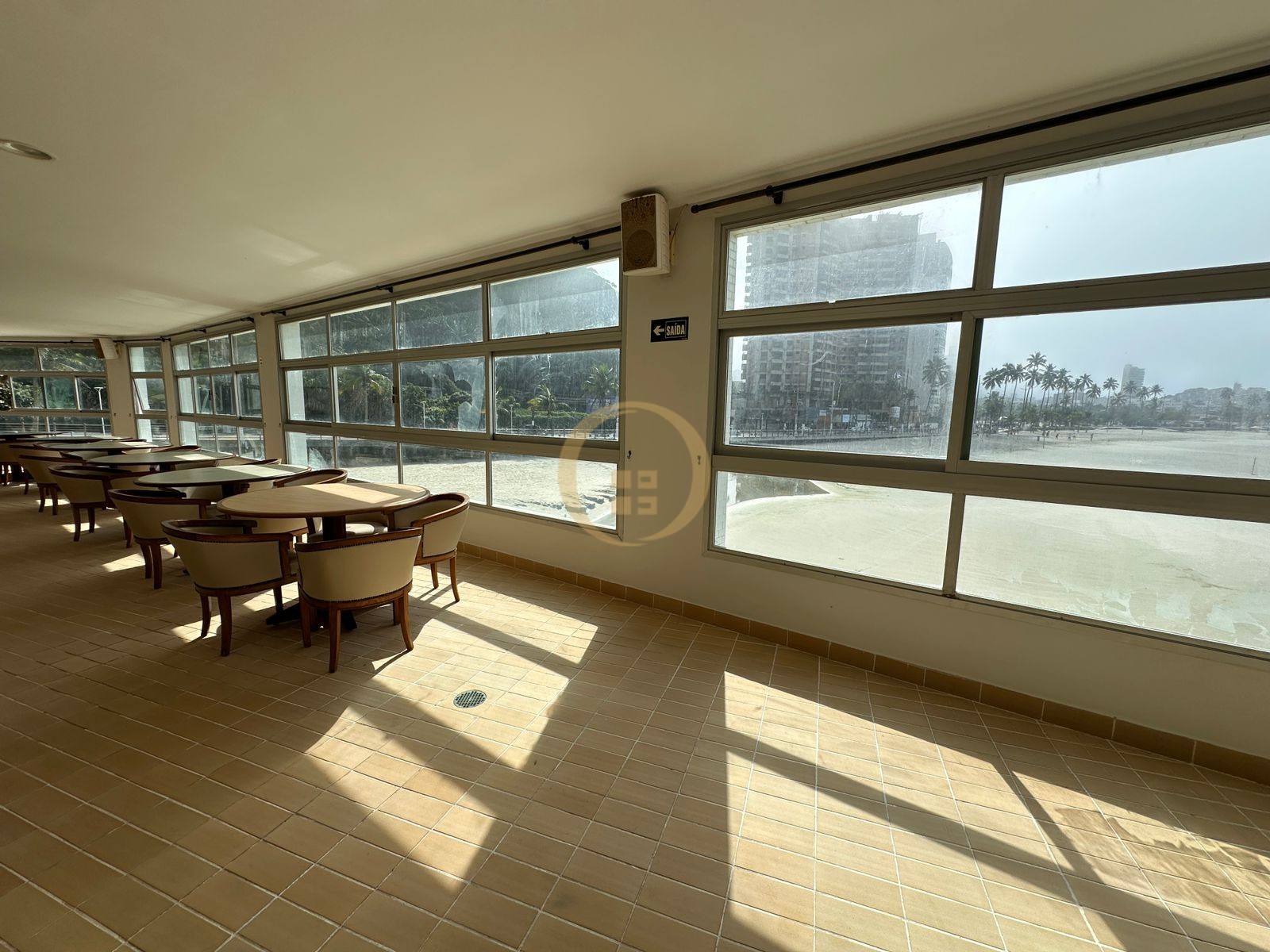 Apartamento Frente ao Mar nas Pitangueiras, Guarujá - SP