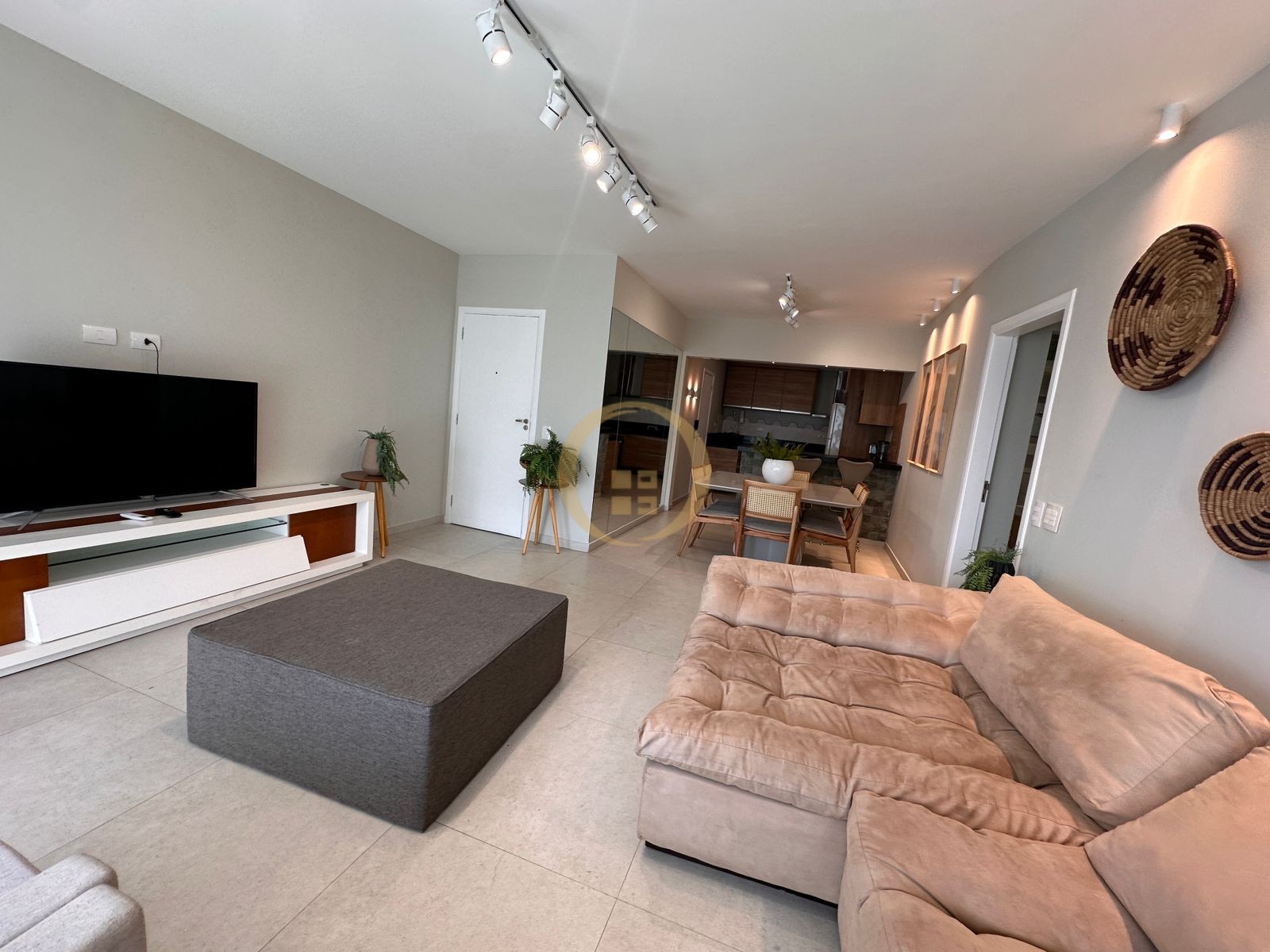 Apartamento Frente ao Mar nas Pitangueiras, Guarujá - SP