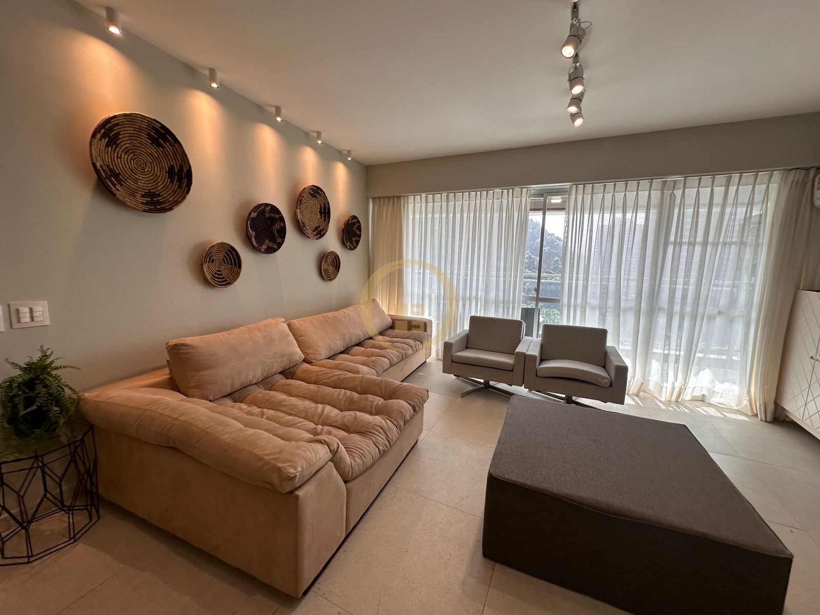 Apartamento Frente ao Mar nas Pitangueiras, Guarujá - SP