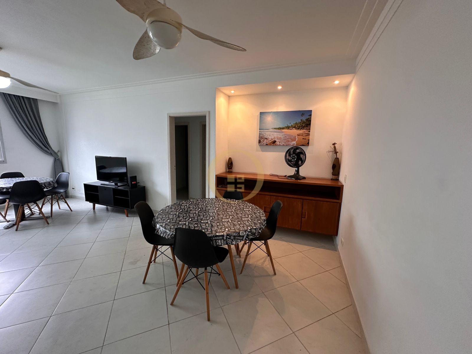 Apartamento na Praia das Pitangueiras, Guarujá - SP