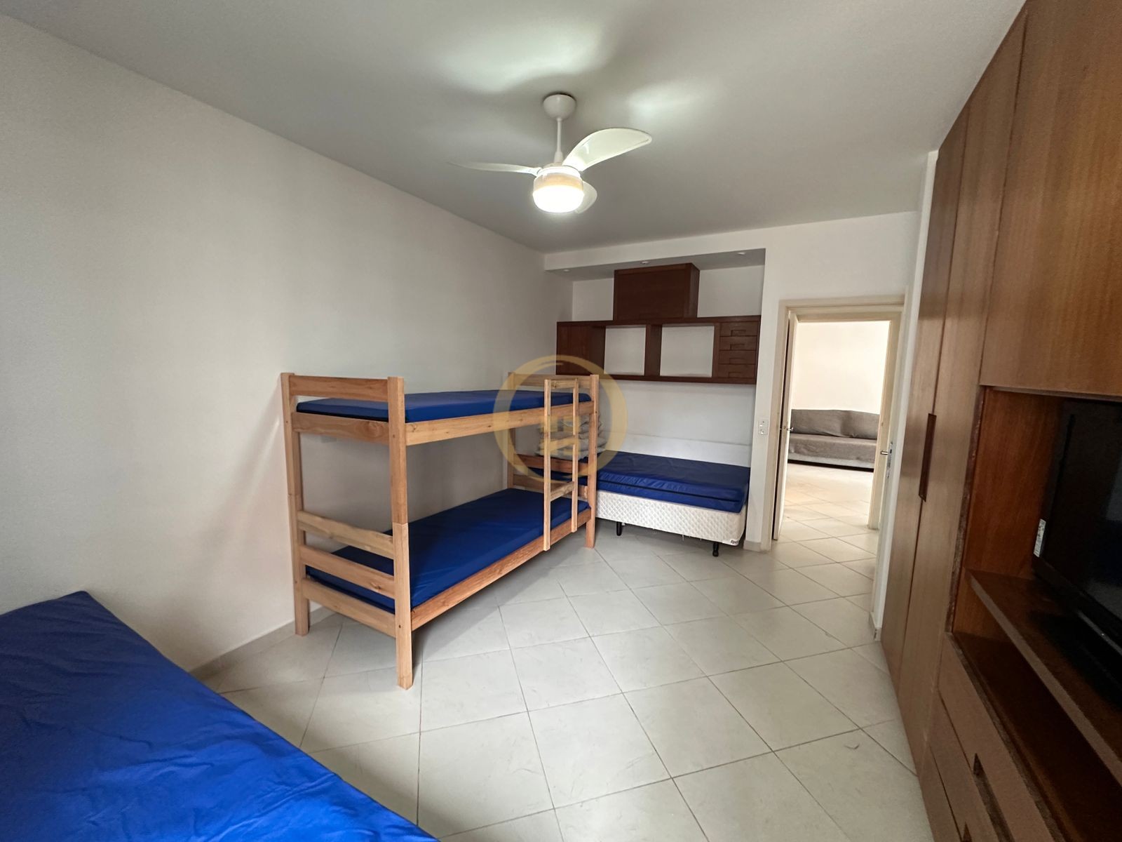 Apartamento na Praia das Pitangueiras, Guarujá - SP