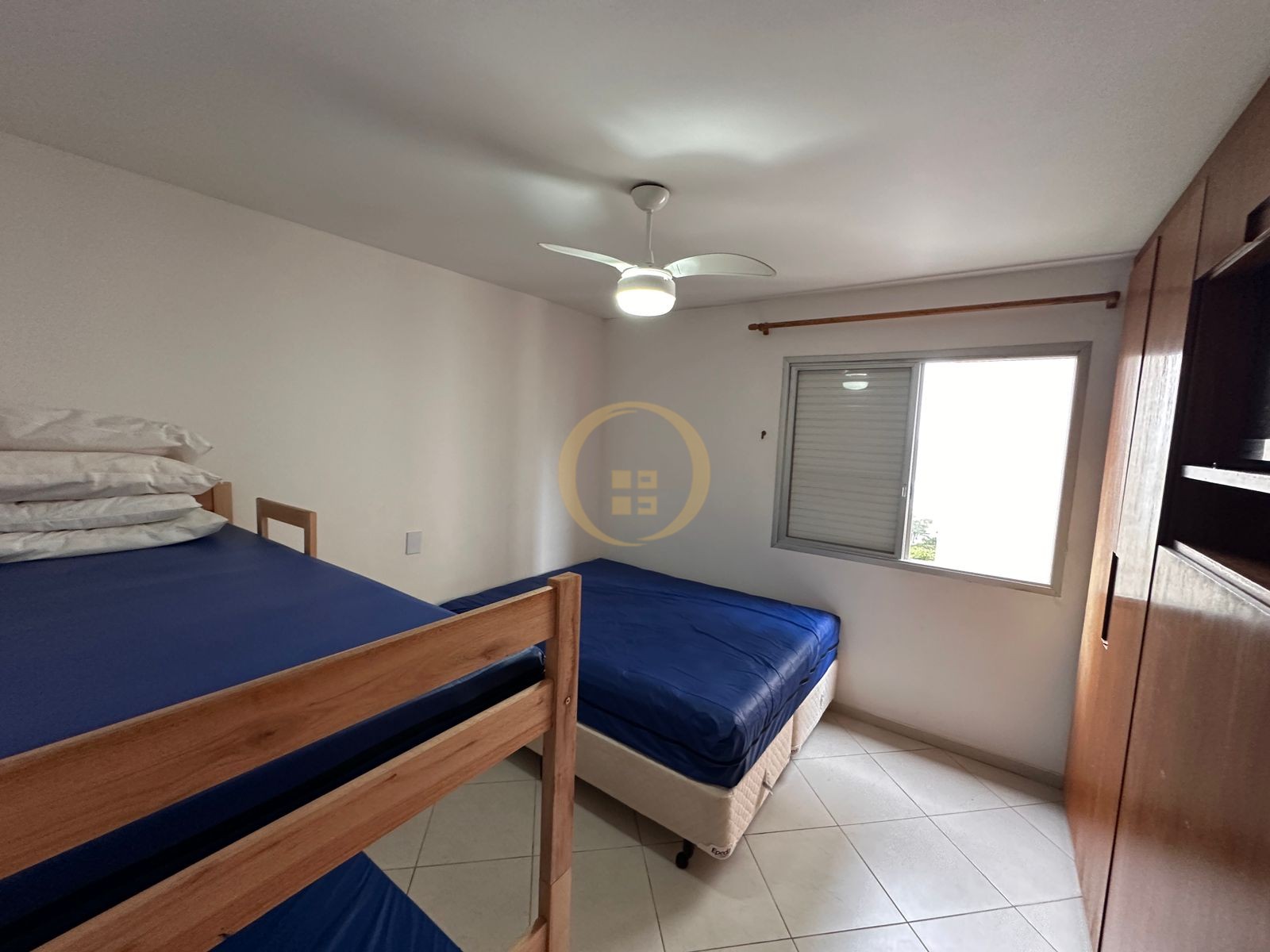 Apartamento na Praia das Pitangueiras, Guarujá - SP