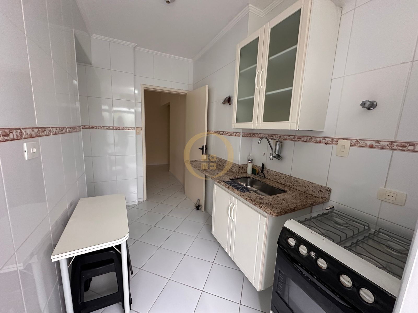 Apartamento na Praia das Pitangueiras, Guarujá - SP