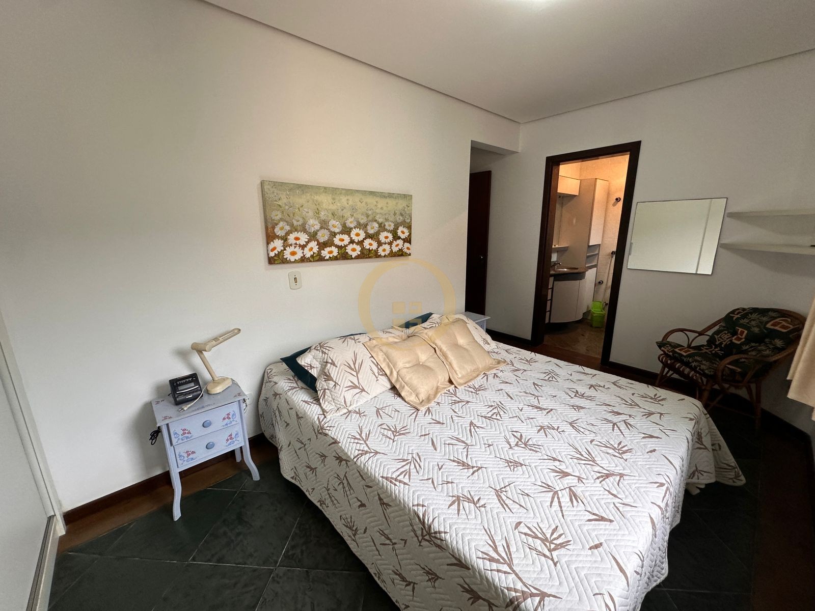 Apartamento na Praia das Pitangueiras, Guarujá - SP