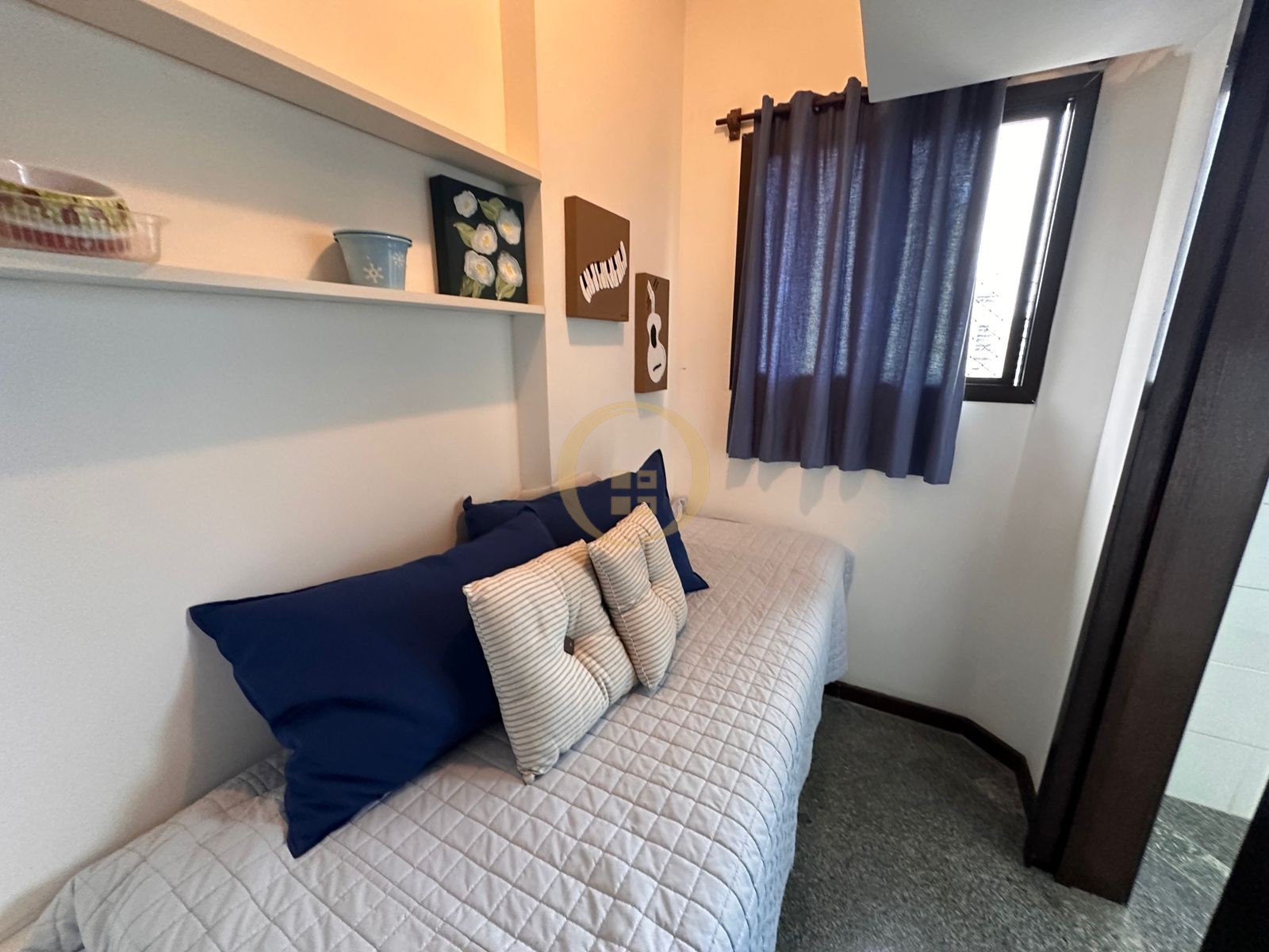 Apartamento na Praia das Pitangueiras, Guarujá - SP