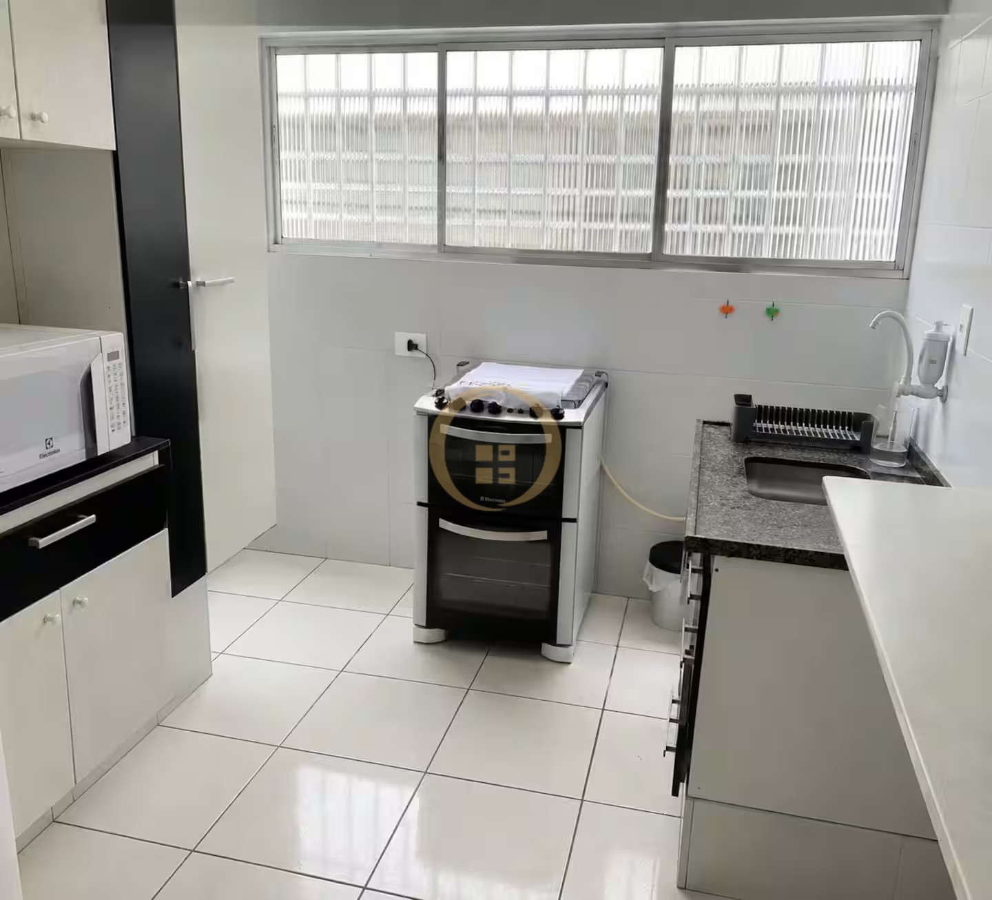 Apartamento na Praia da Enseada, Guarujá - SP
