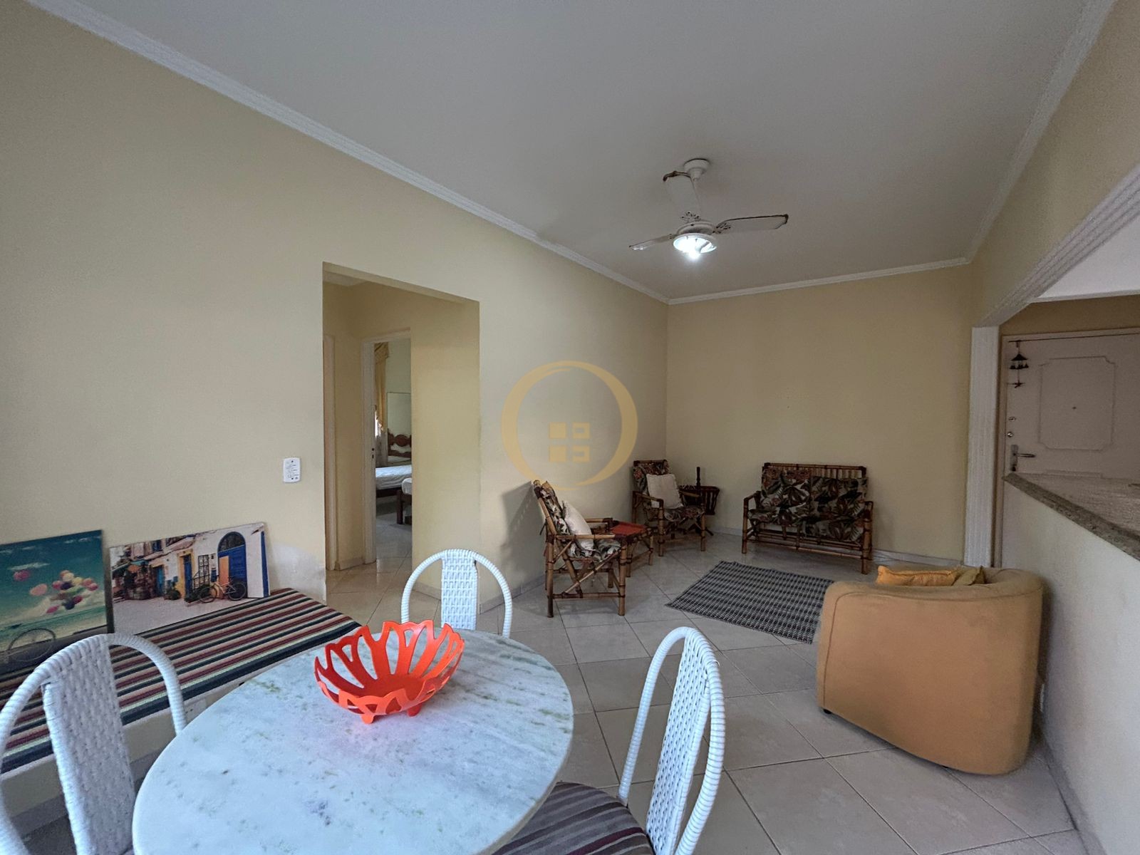Apartamento na Praia das Pitangueiras, Guarujá - SP