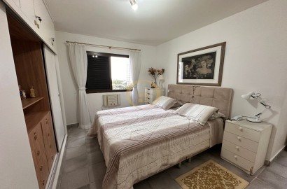 Apartamento na Praia das Pitangueiras, Guarujá - SP