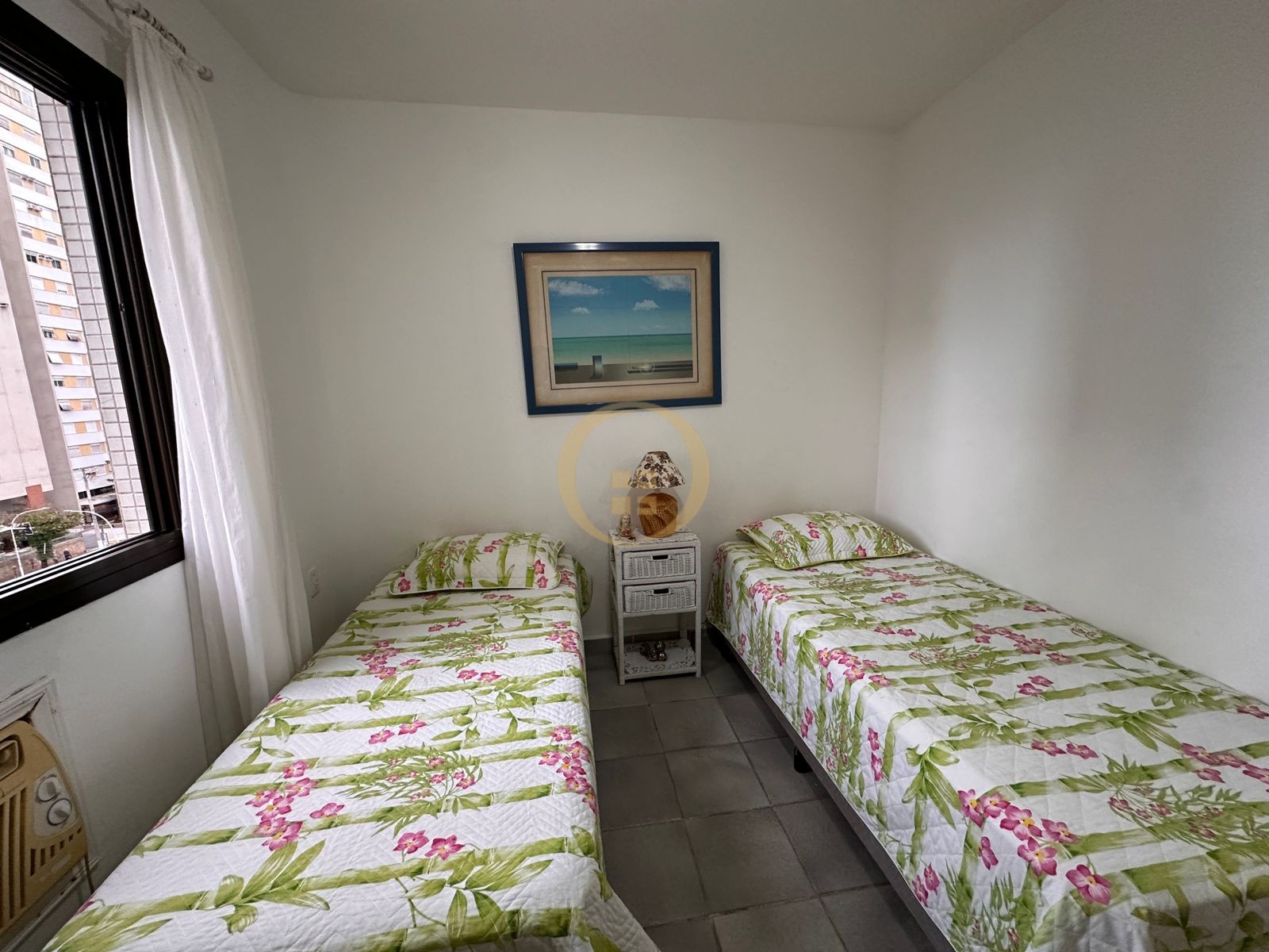 Apartamento na Praia das Pitangueiras, Guarujá - SP