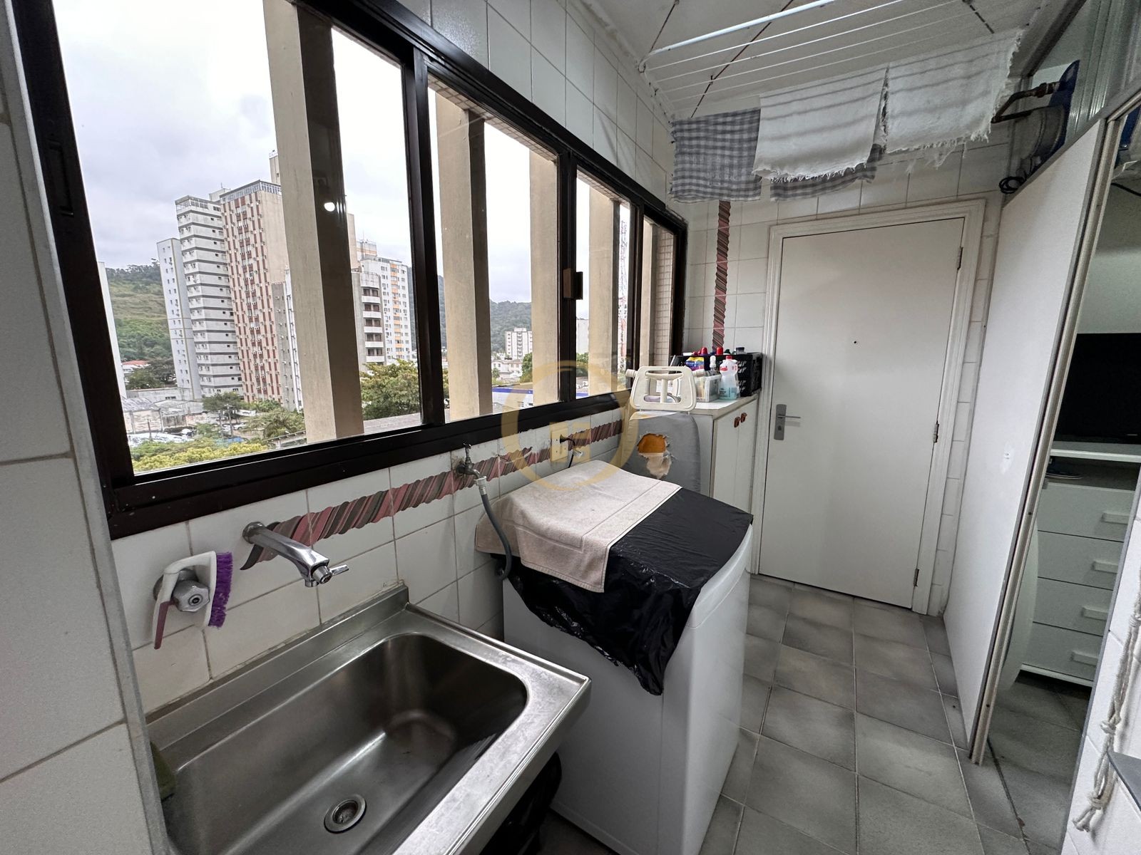 Apartamento na Praia das Pitangueiras, Guarujá - SP