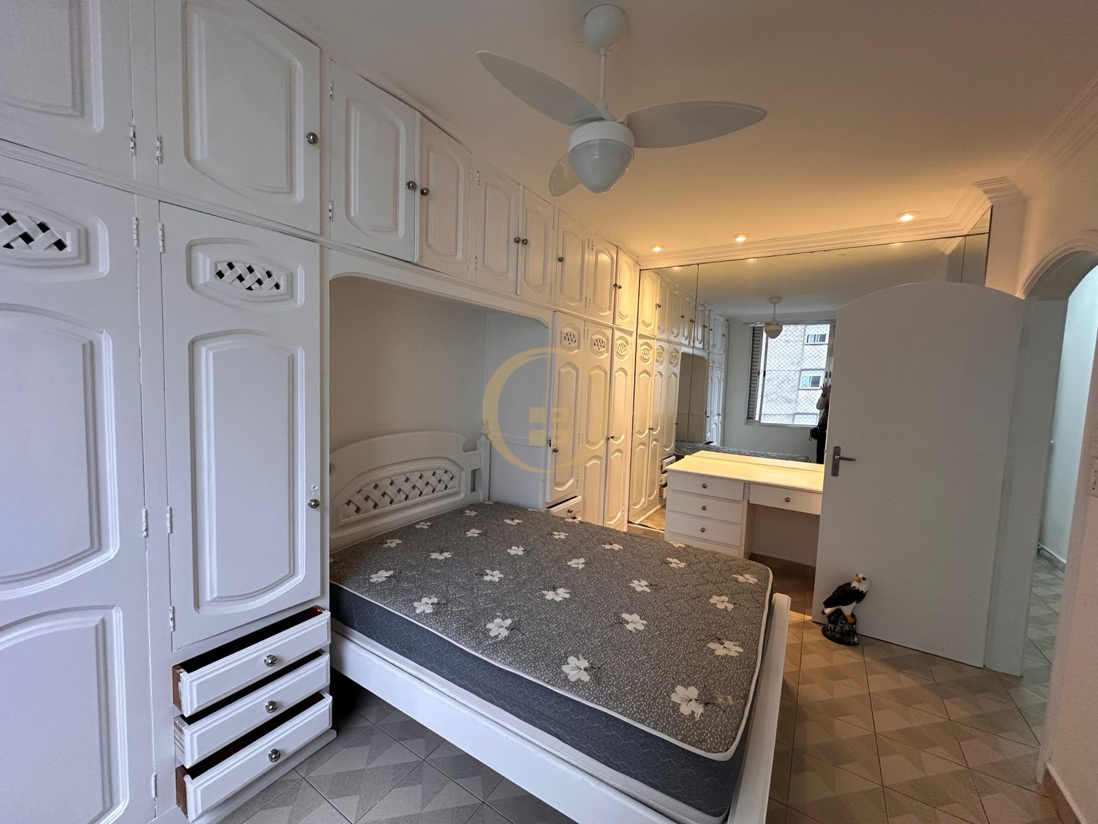 Apartamento Frente ao Mar nas Pitangueiras, Guarujá - SP