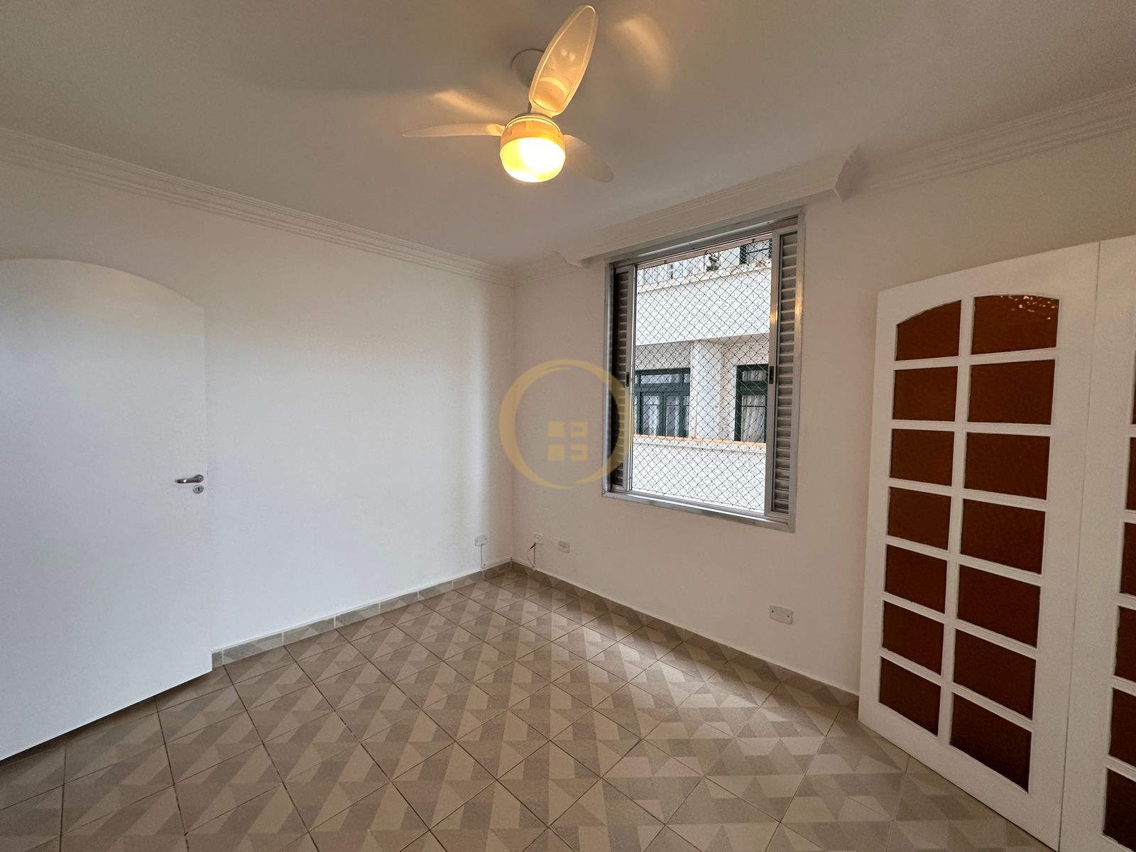 Apartamento Frente ao Mar nas Pitangueiras, Guarujá - SP