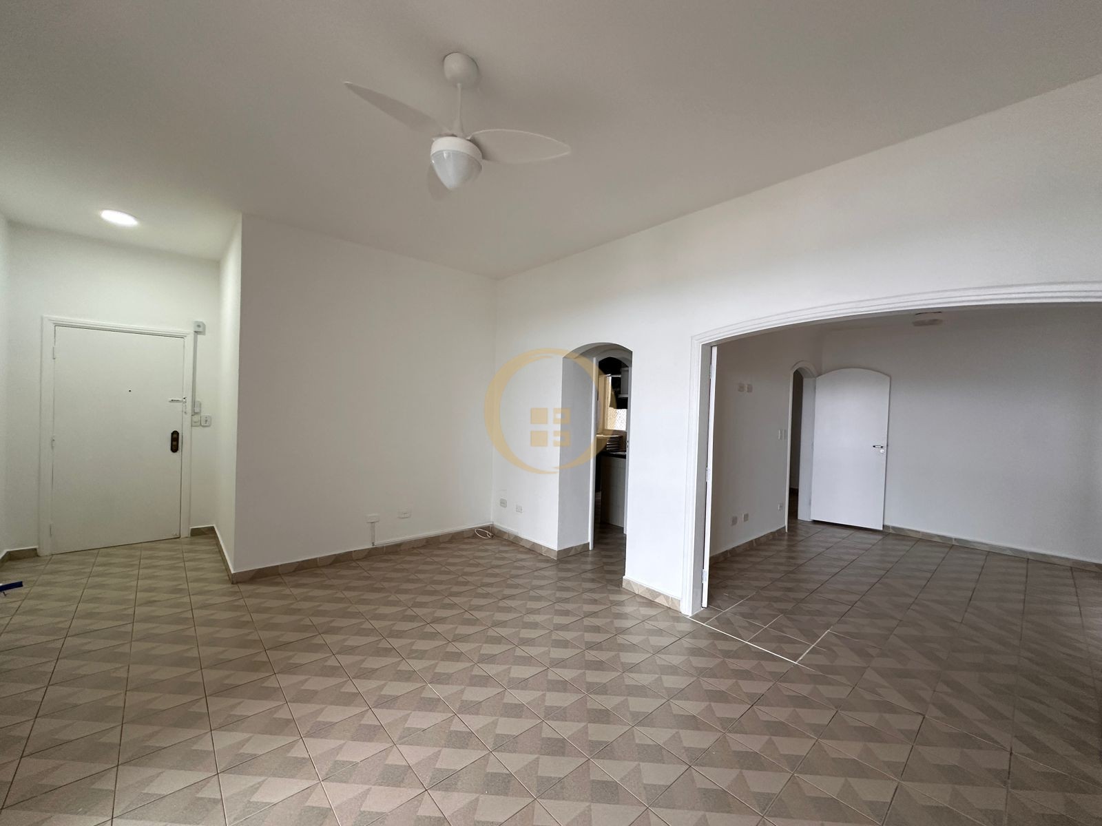 Apartamento Frente ao Mar nas Pitangueiras, Guarujá - SP