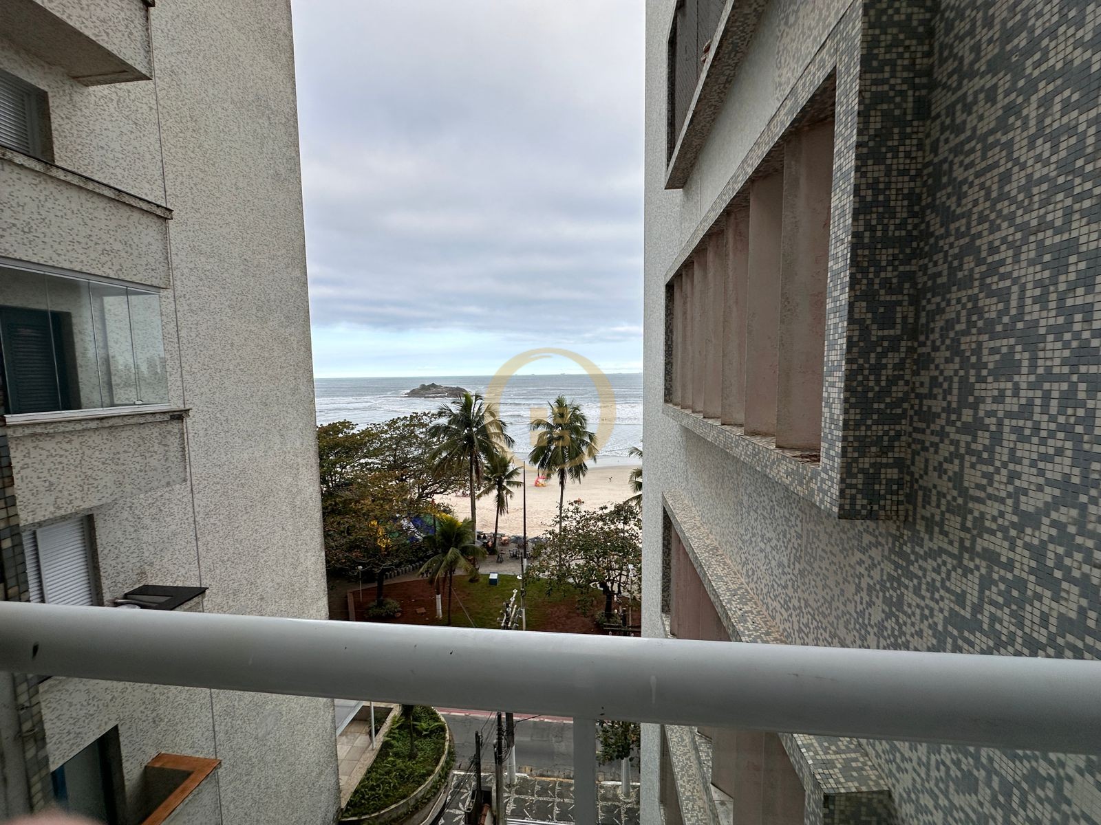 Apartamento Frente ao Mar nas Pitangueiras, Guarujá - SP
