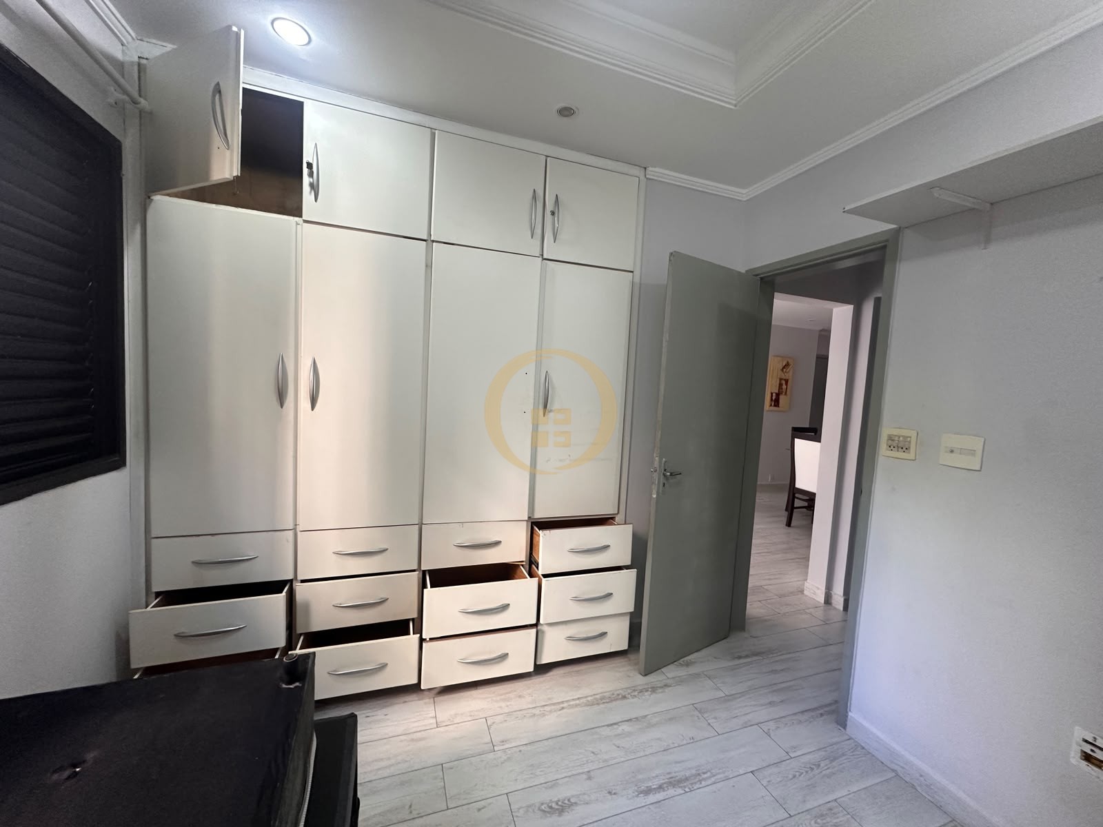 Apartamento na Praia das Pitangueiras, Guarujá - SP