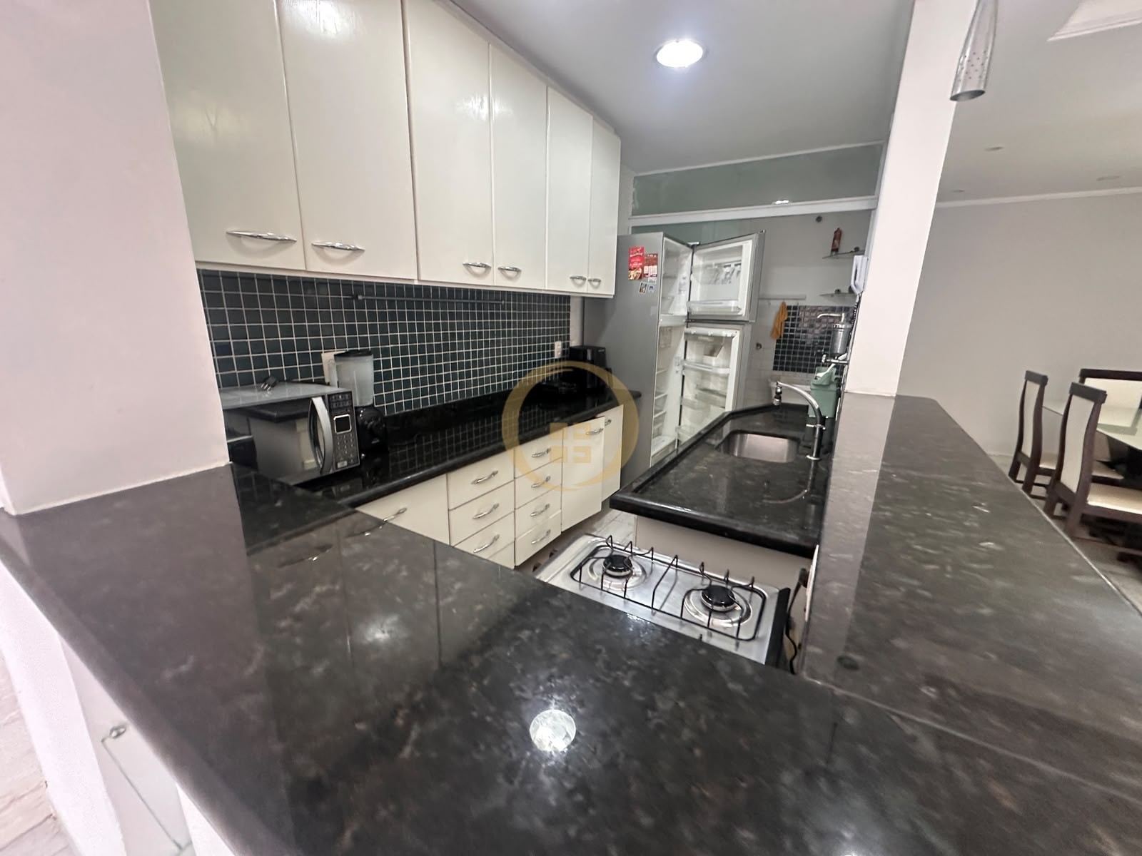 Apartamento na Praia das Pitangueiras, Guarujá - SP